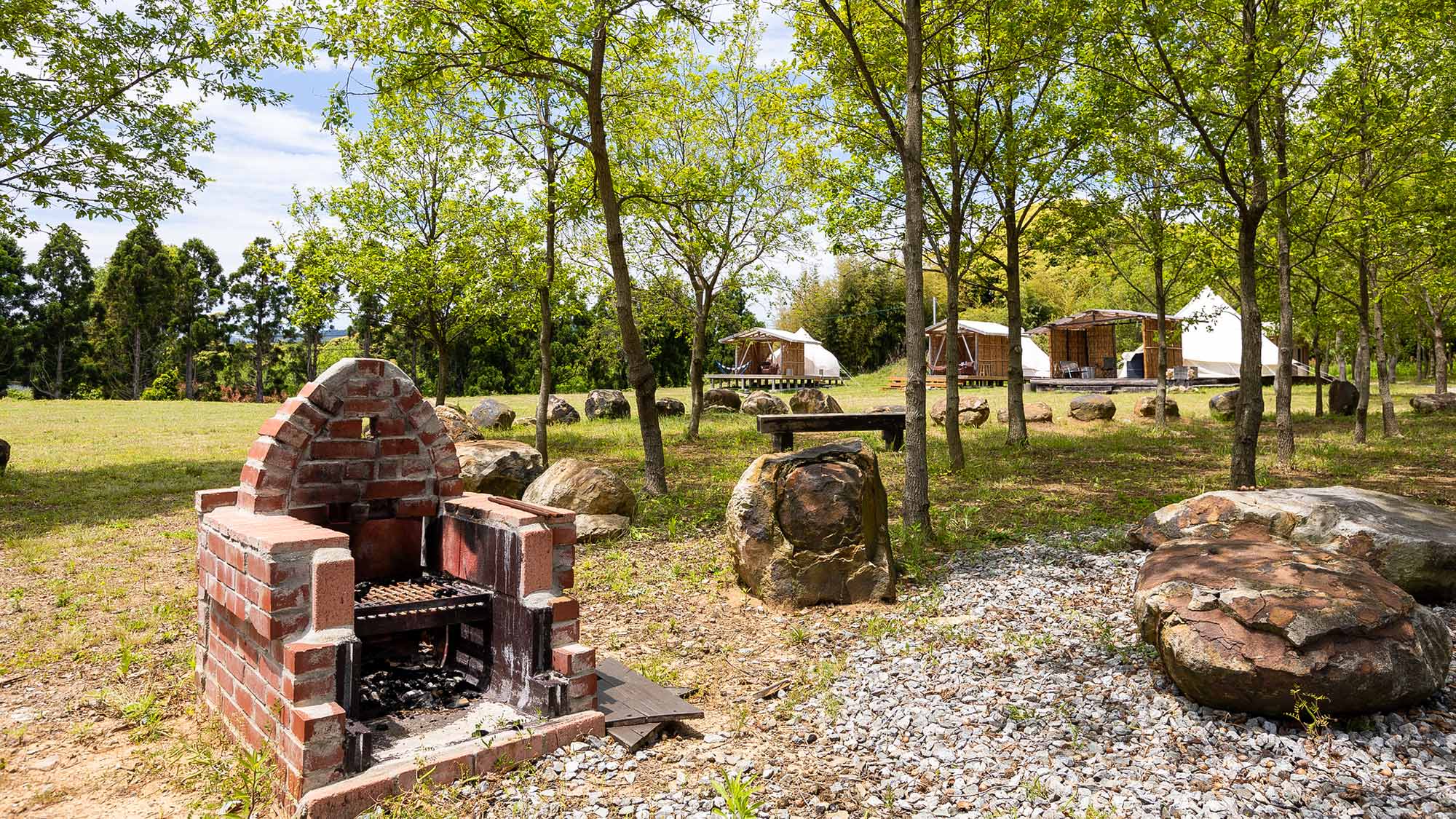 ・【グリル】レンガ造りのグリルでBBQ。ひと味異なるいつもと違った体験を