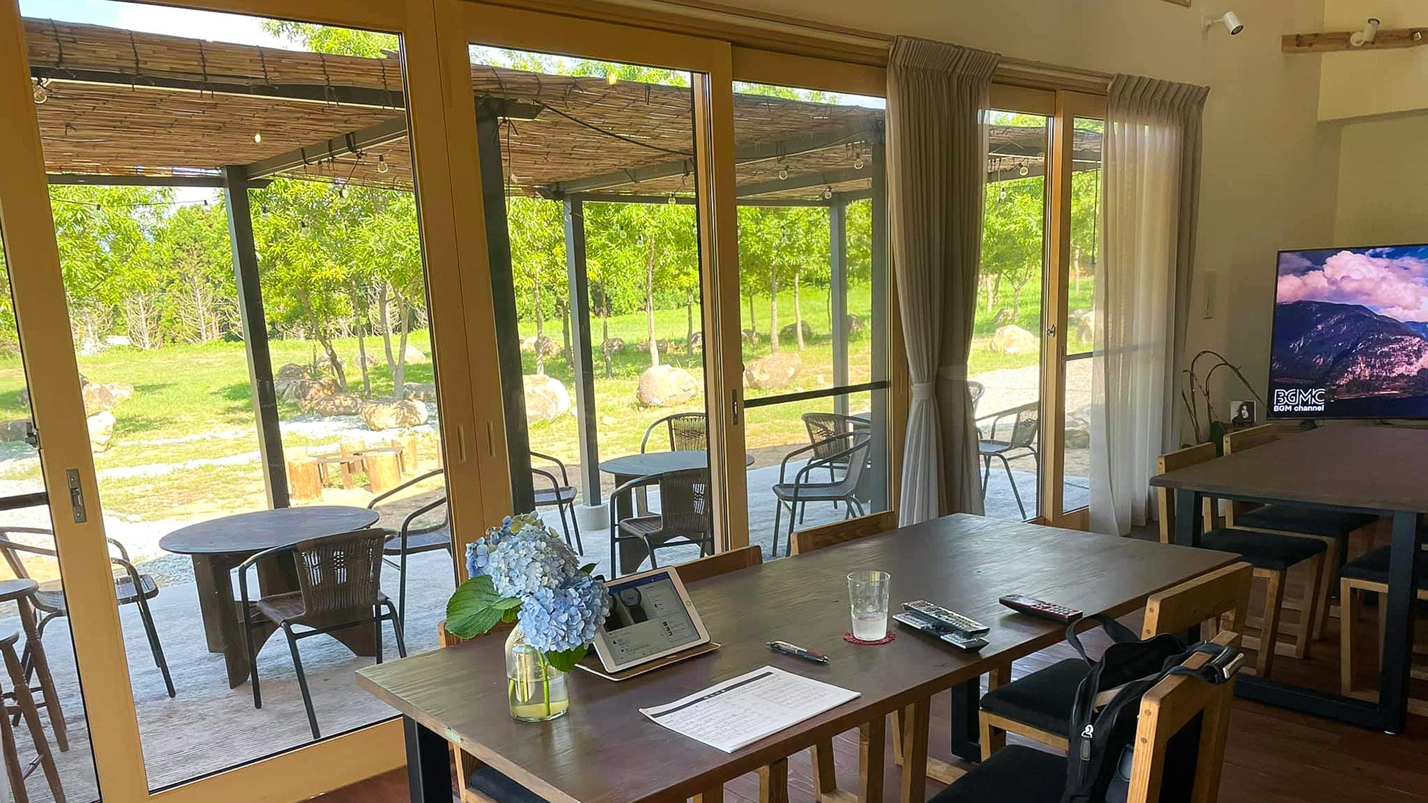 ・【レストラン】夕食はシェフのおまかせ定食やBBQメニューなどをご用意しております