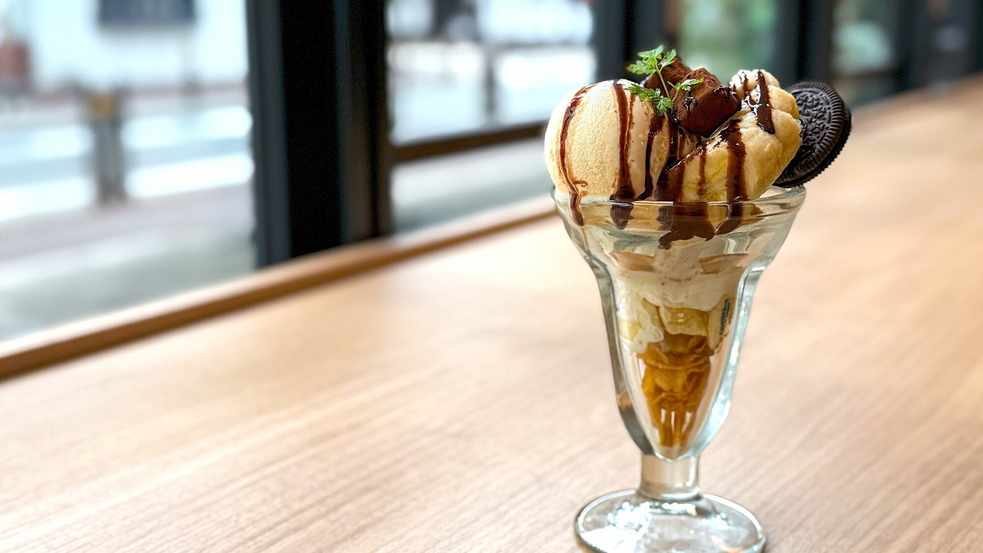 ◇カフェタイム・イメージ：チョコレートパフェ