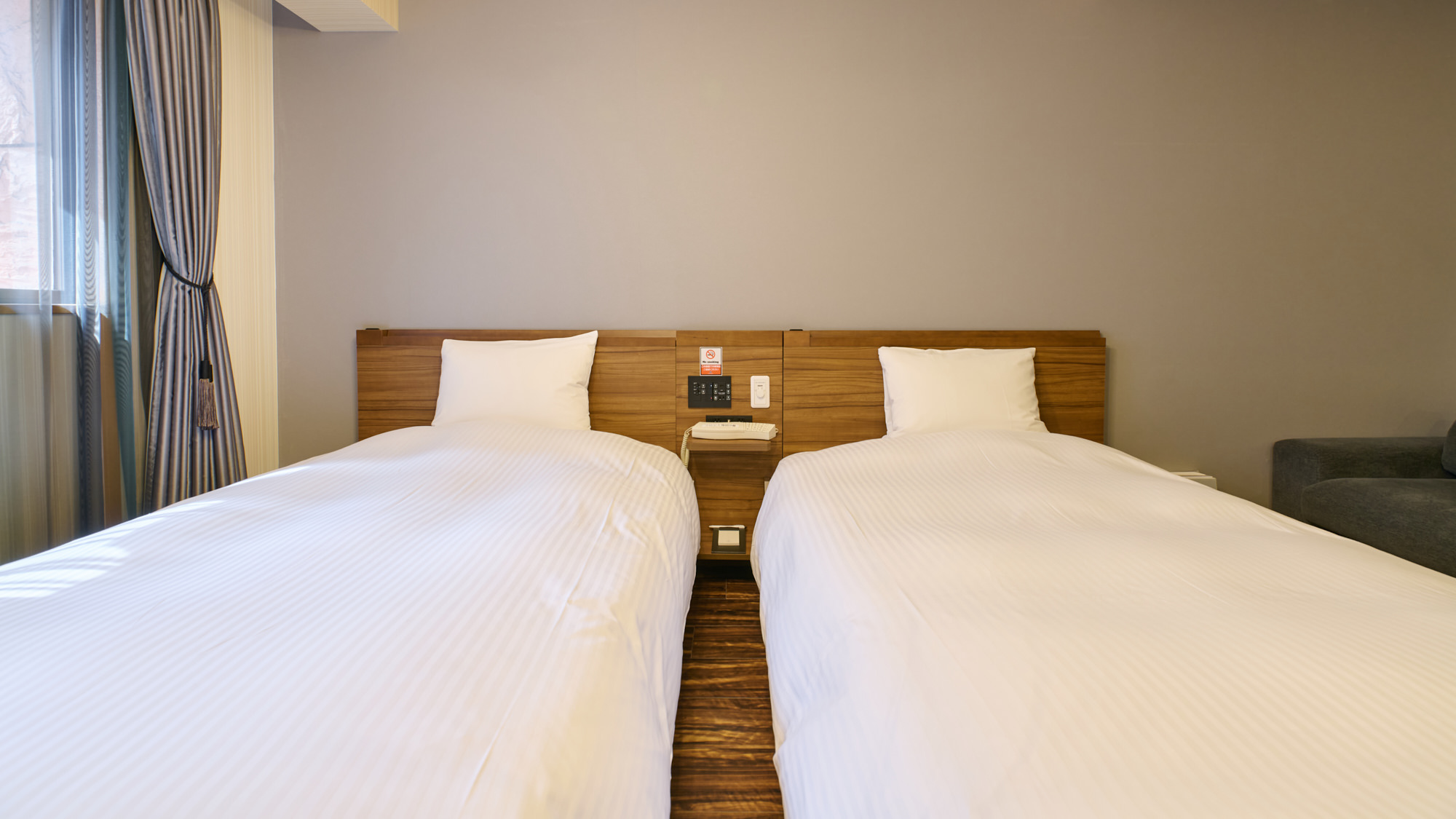 【ジュニアスイート・ツイン】30平米バストイレ別