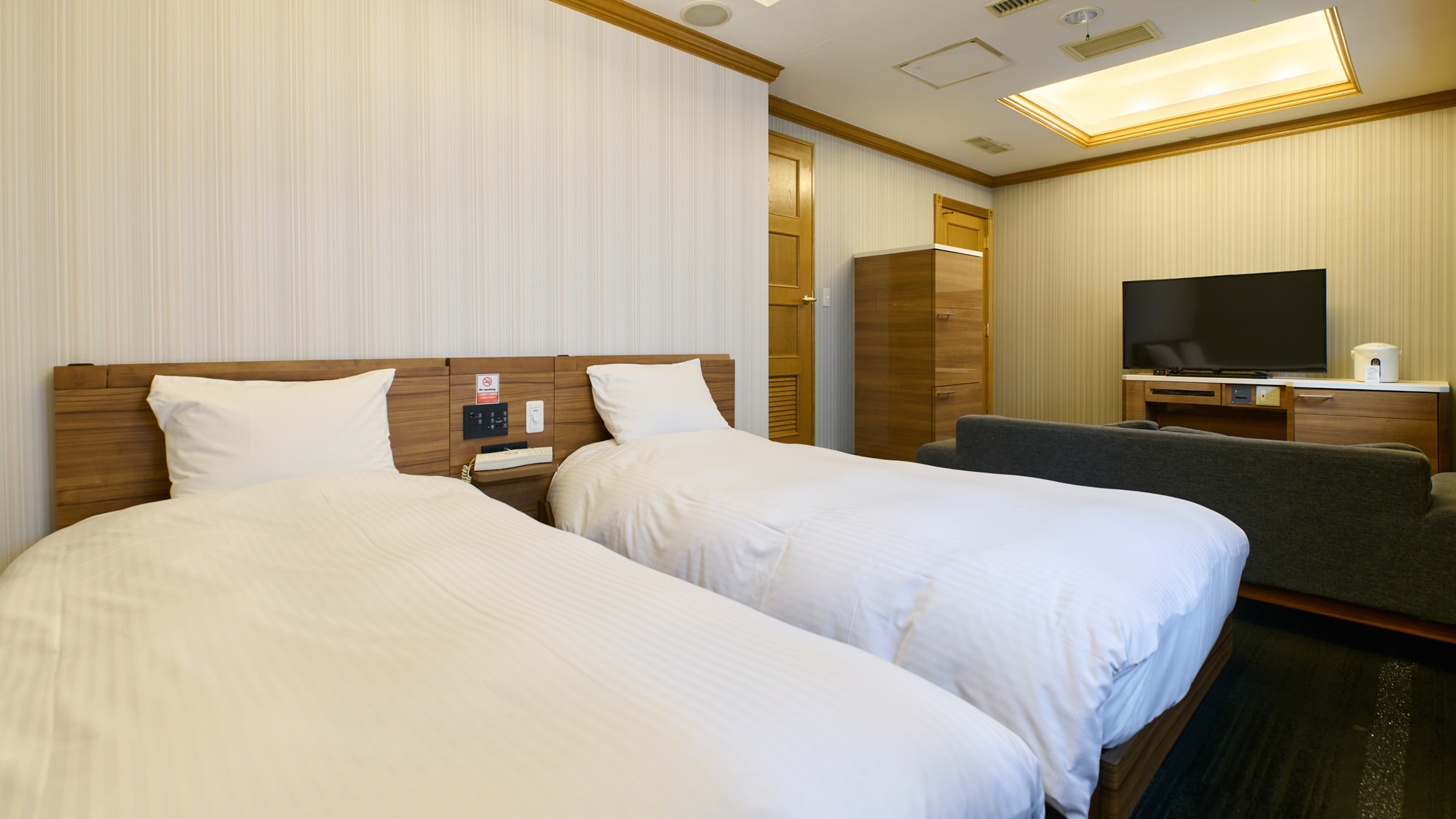 【ジュニアスイート・ツイン】30平米バストイレ別