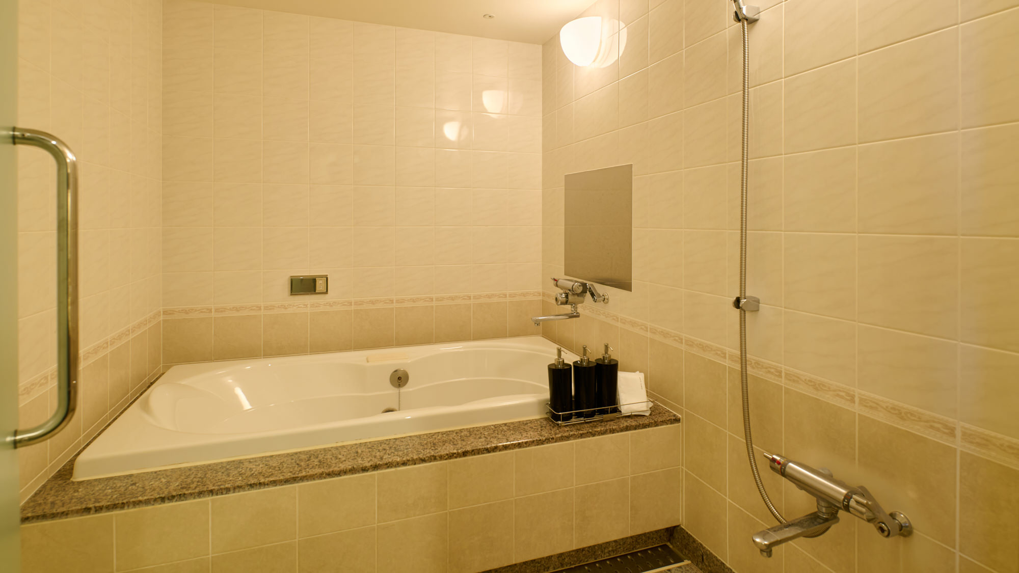 【ジュニアスイート・ツイン】30平米バストイレ別