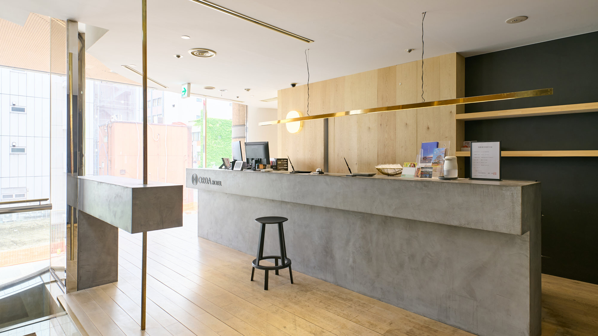 フロント・ロビー