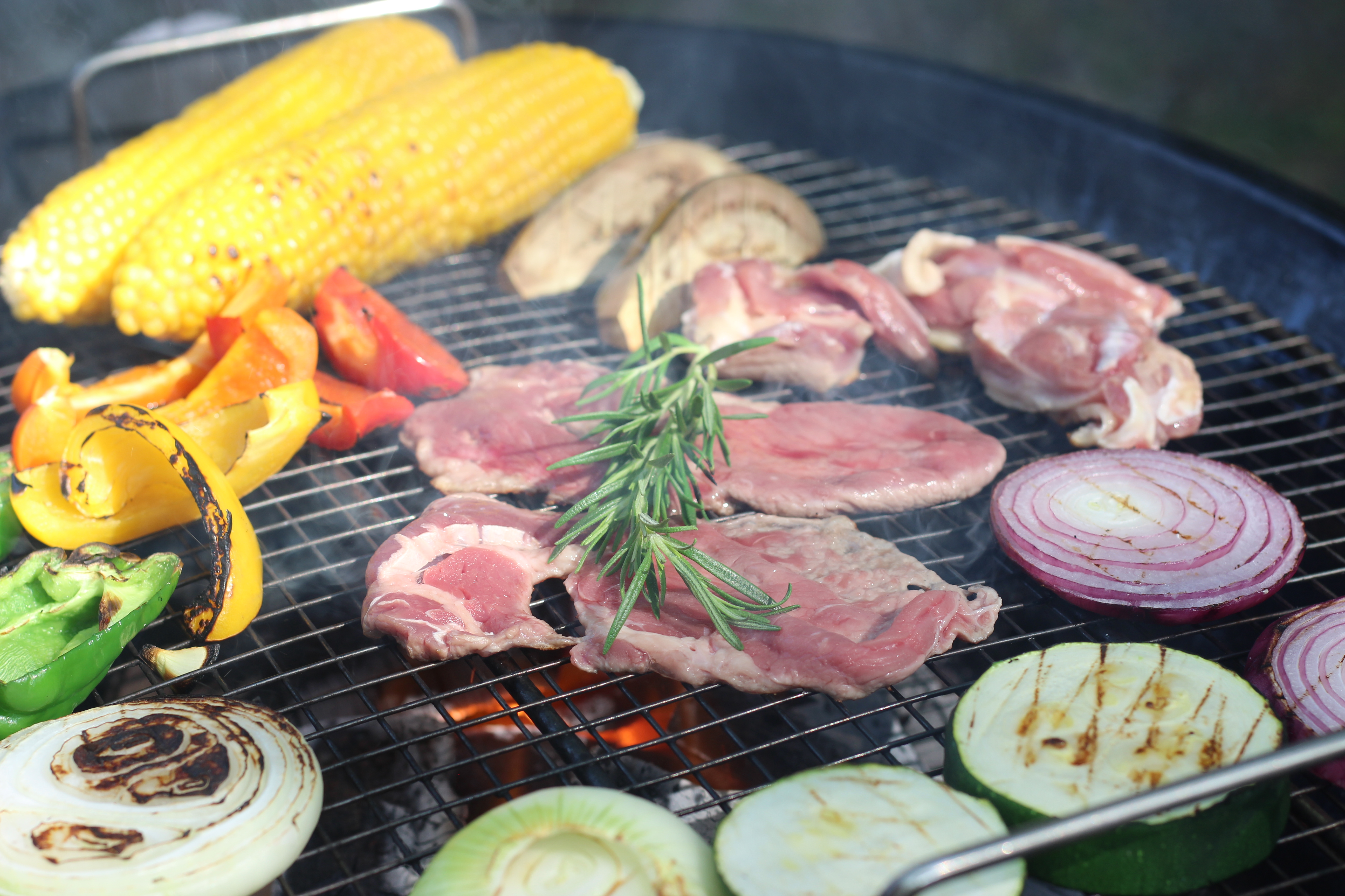 テラスでBBQができます