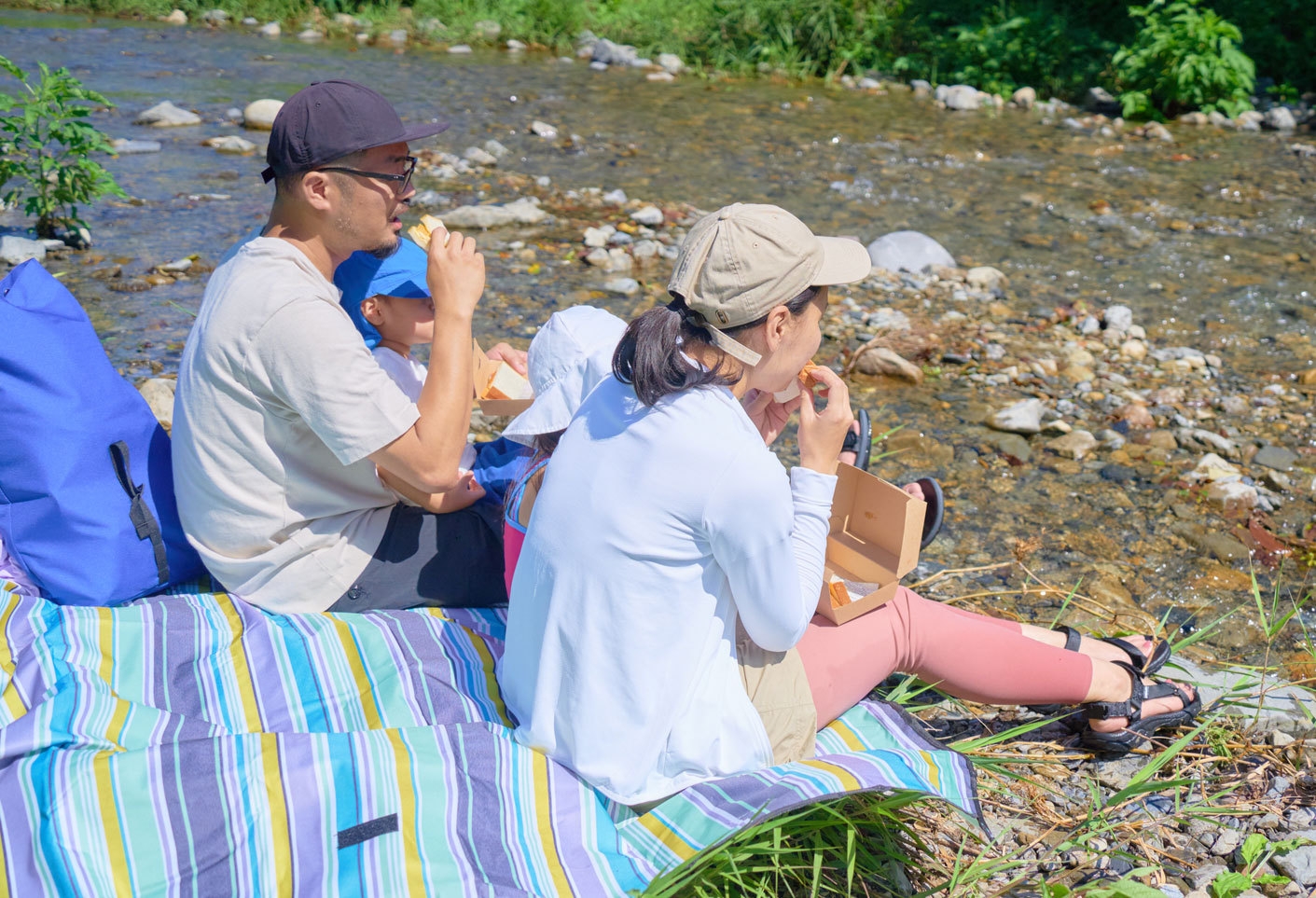【日〜木限定】カフェで使える10％OFFクーポン＆焚き火用薪付き1泊朝食プラン(オンライン決済限定)