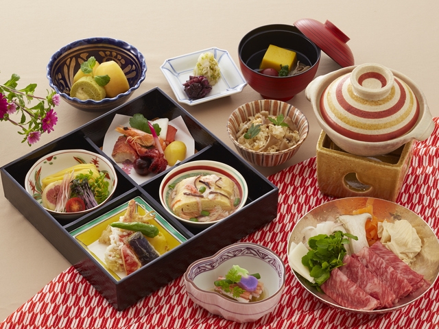 寛（くつろぎ）〜湯葉と三田牛のヘルシー鍋付箱盛膳〜