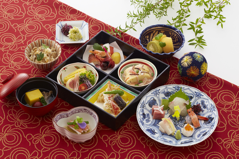寛（くつろぎ）〜旬のお造り付き箱盛膳〜