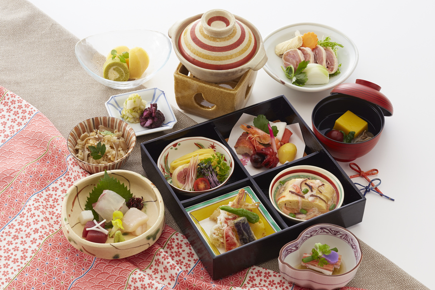 寛（くつろぎ）〜季節の箱盛膳〜