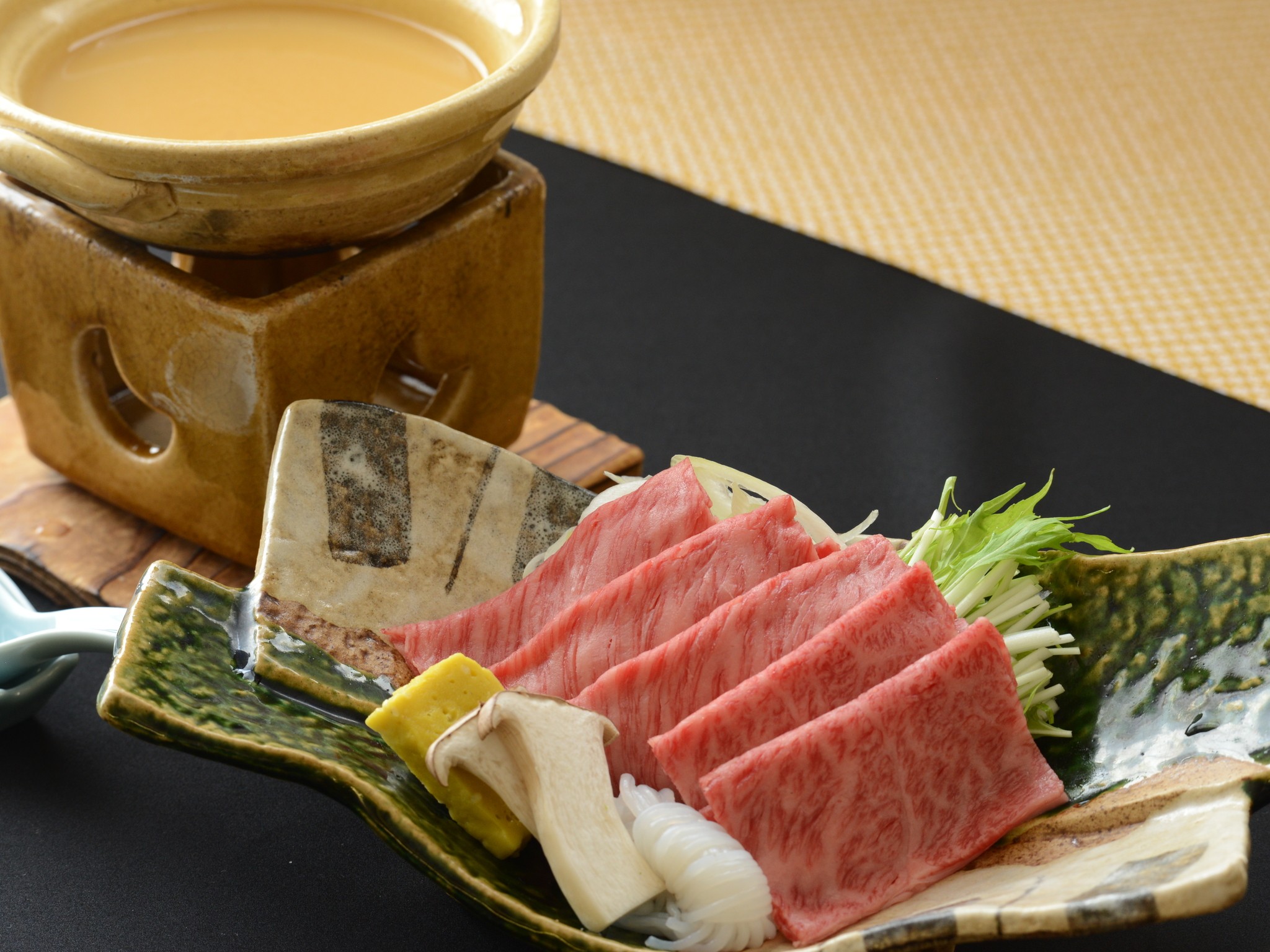 游月山荘ビュッフェ　メイン小鍋