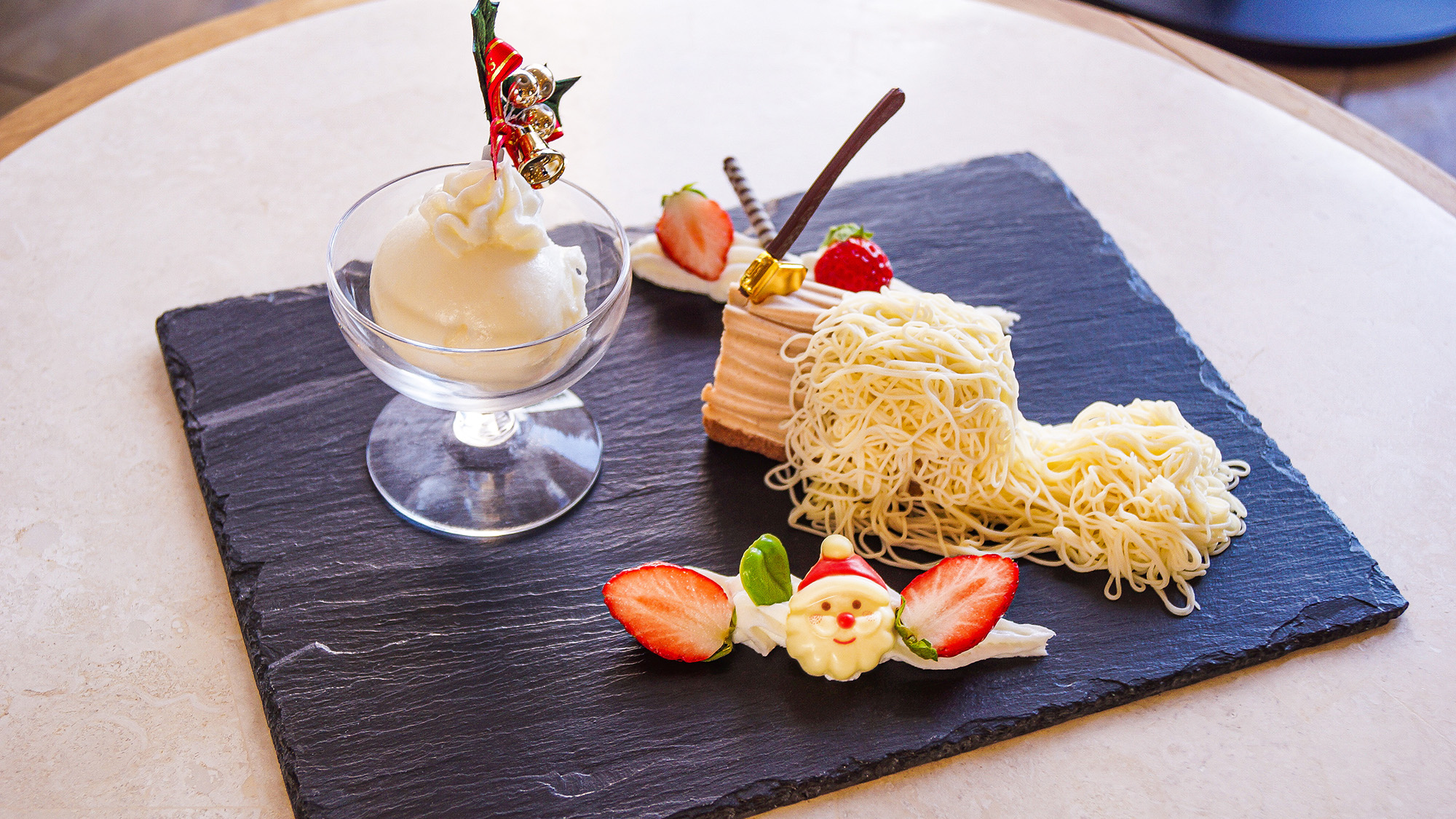 期間限定ラウンジスイーツ『ブッシュドノエル』※イメージ