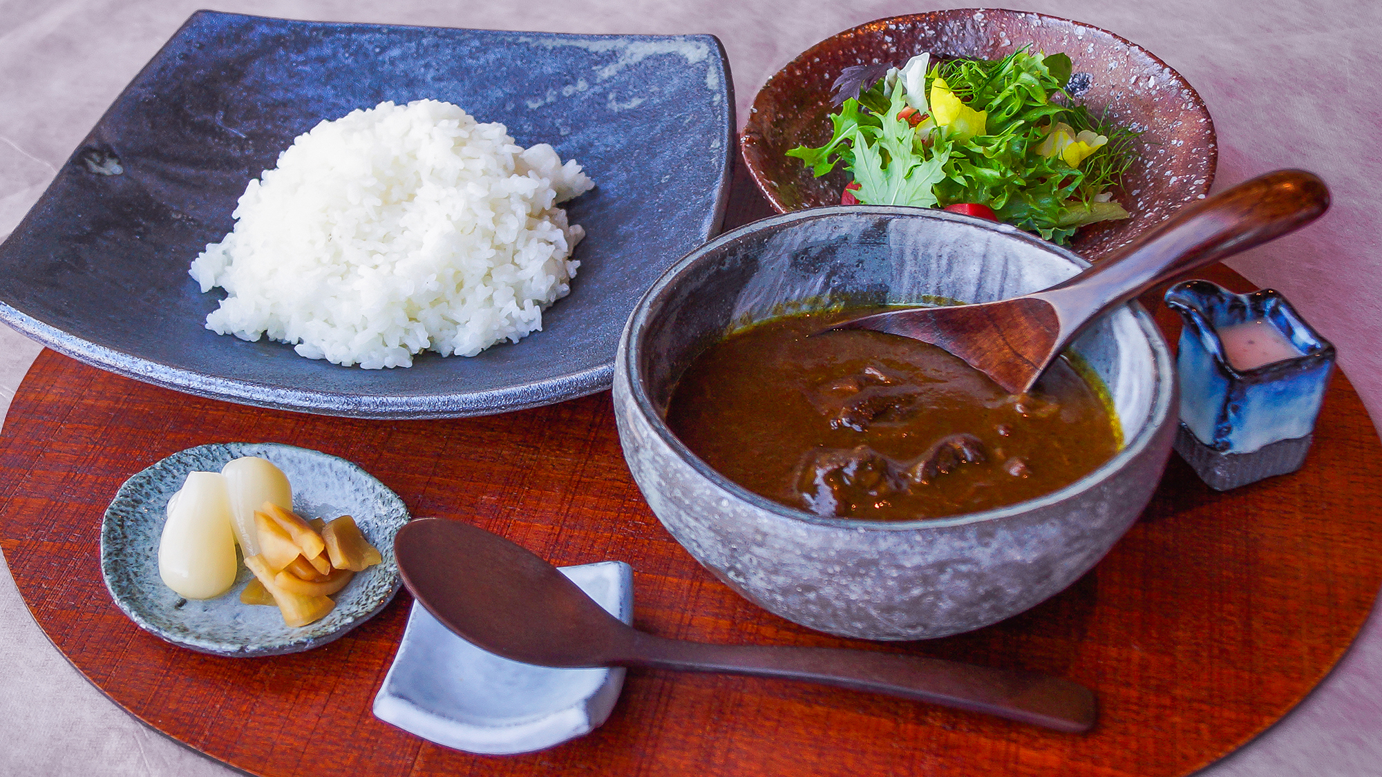 ラウンジランチニュー『極みの熊野牛カレー』※イメージ