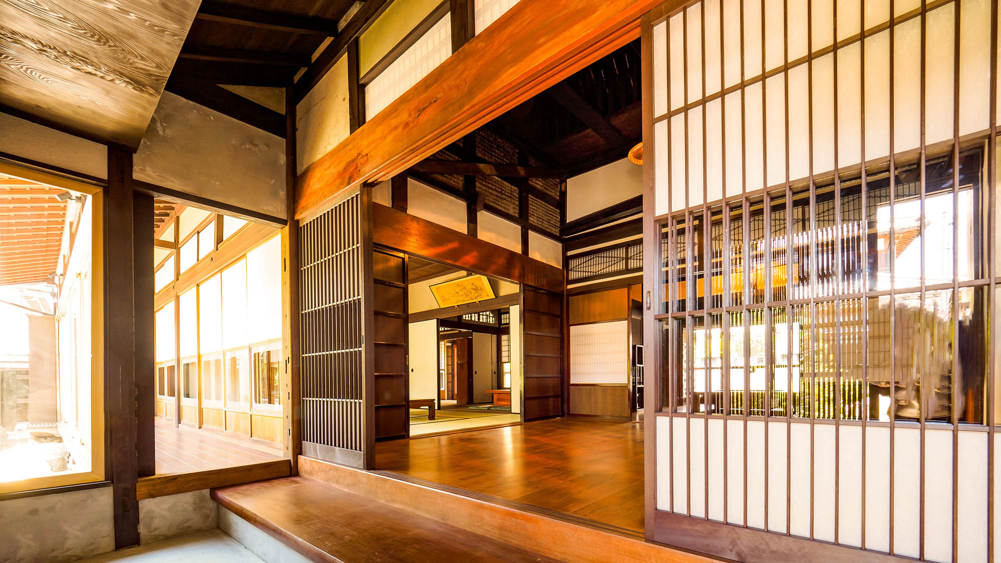 ・築130年の伝統的日本家屋をフルリフォームした快適な住空間