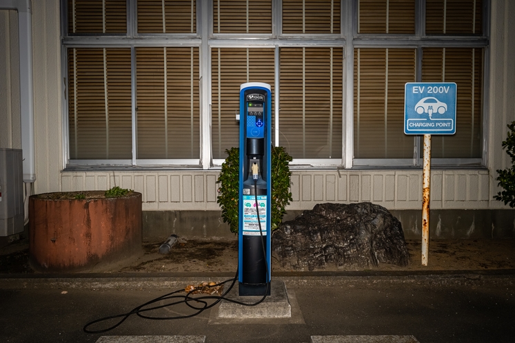 電気自動車用充電機