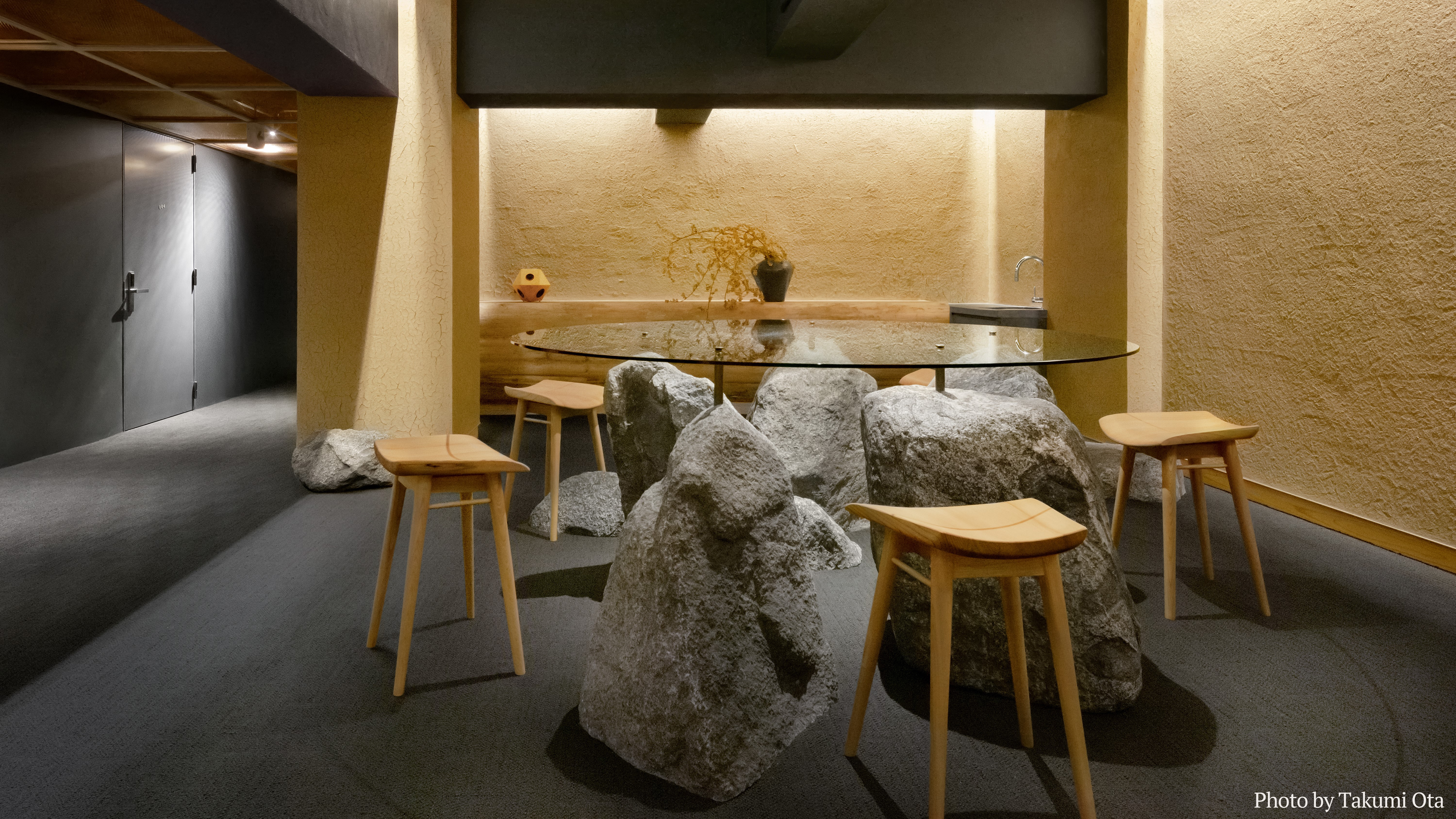 LOUNGE（B1F・GUEST ONLY）