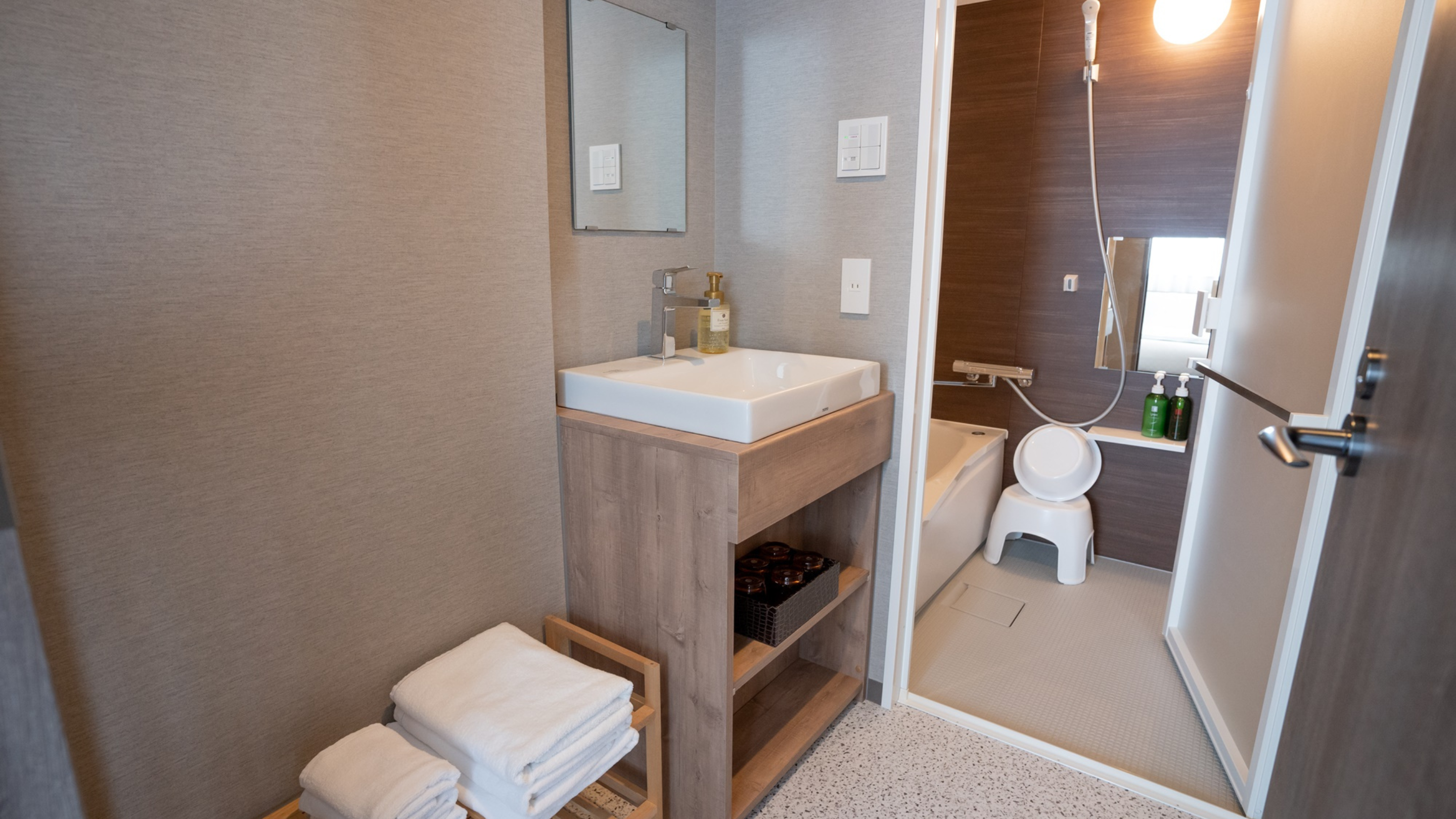 デラックスツイン 洗面・バスルーム