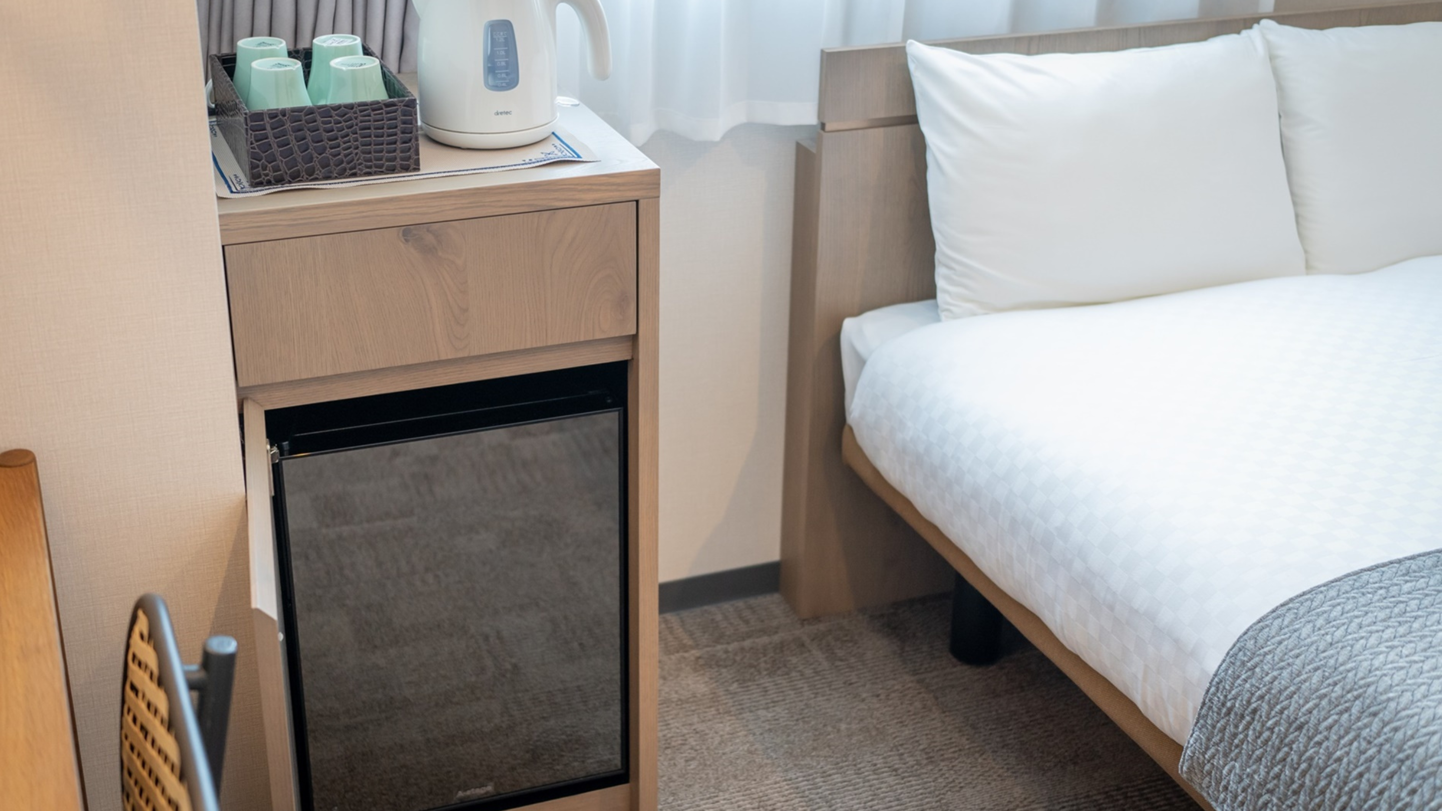 スーペリアツイン 室内・ベッドサイド