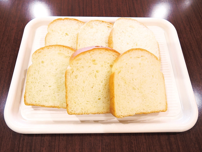 朝食　「福の甘酒食パン」