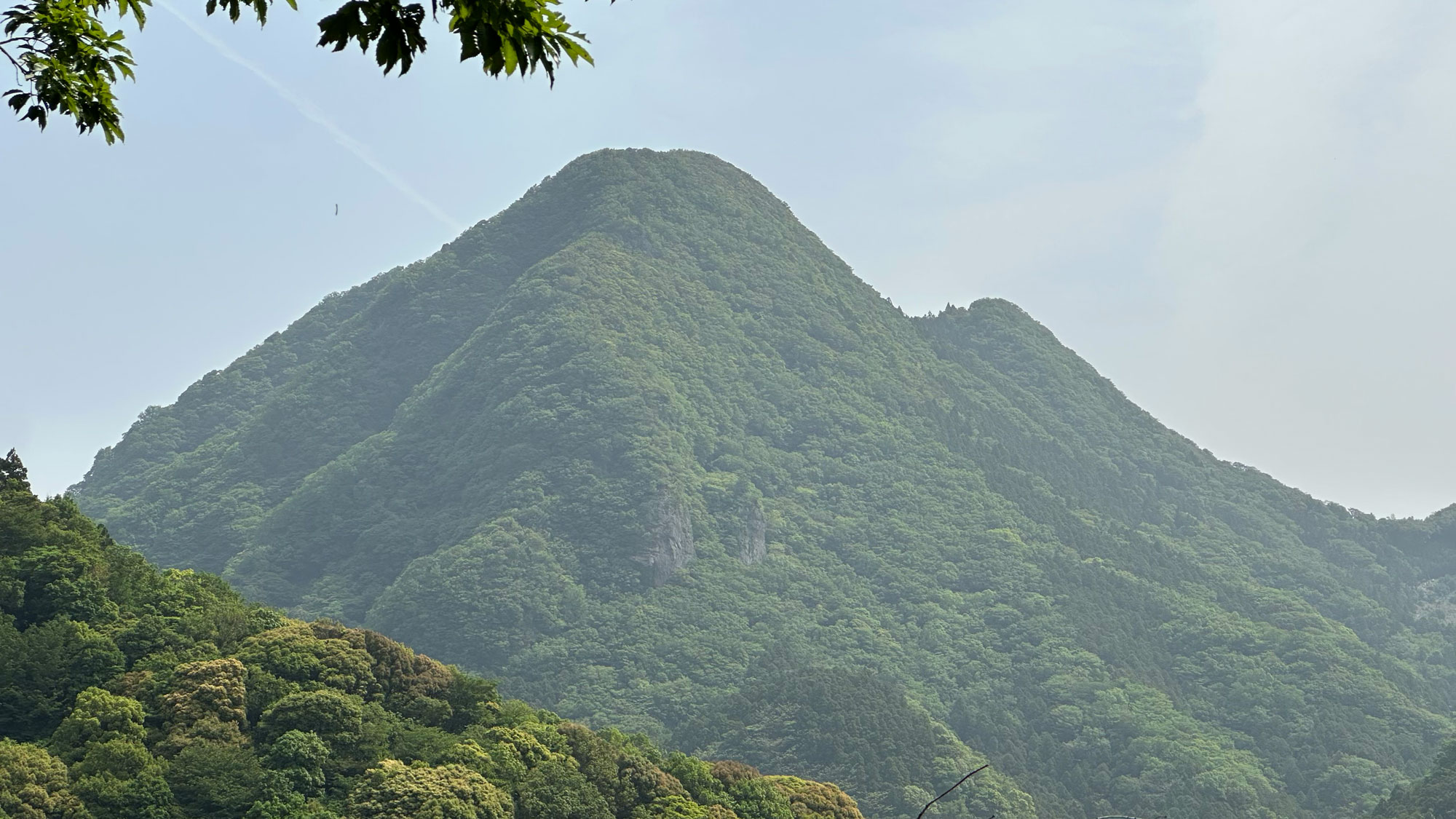 【千燈岳】登山者も多く訪れている国東を代表する山。当館からご覧いただけます。