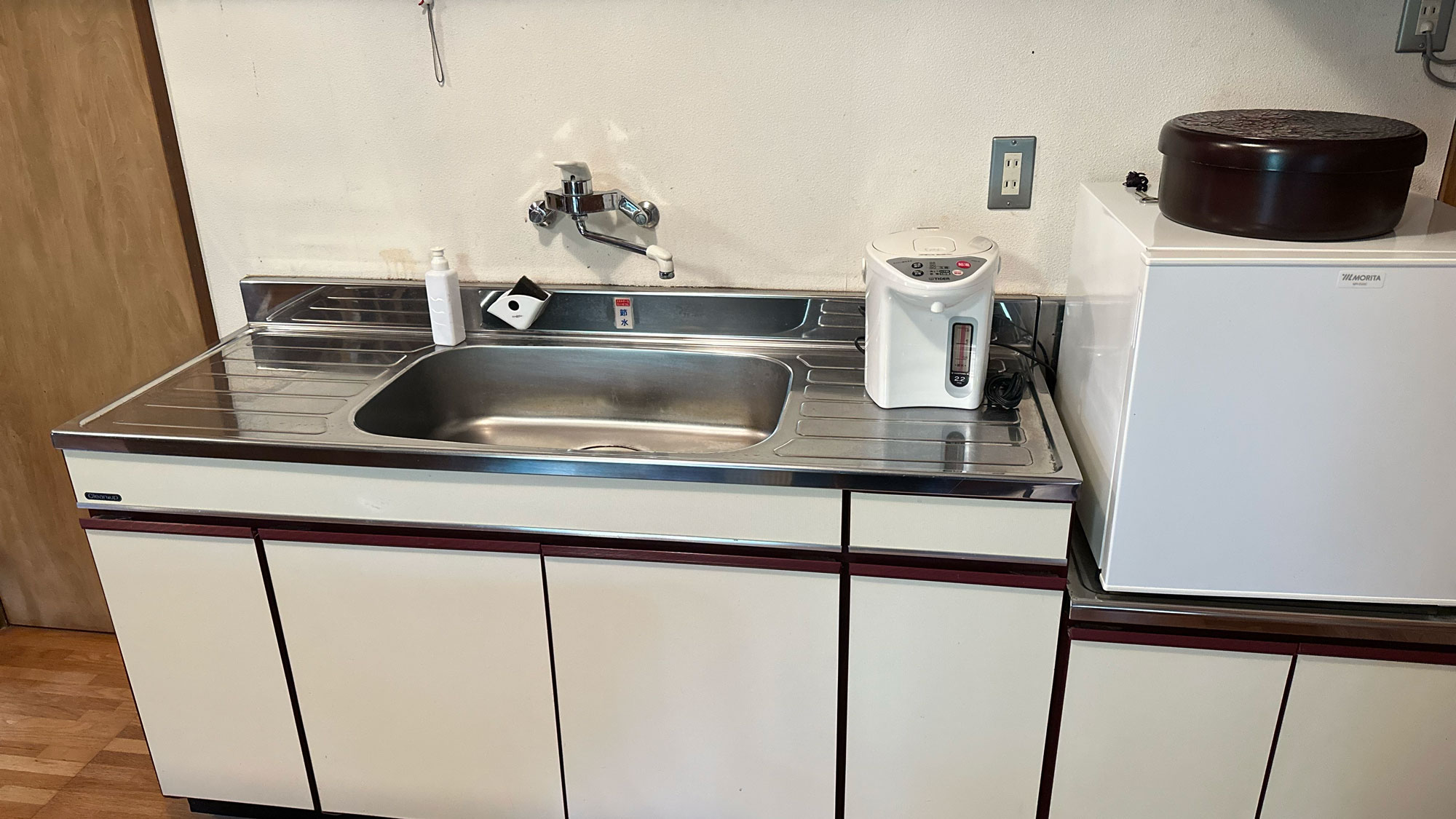 ログハウス風コテージ：簡易キッチンあります。