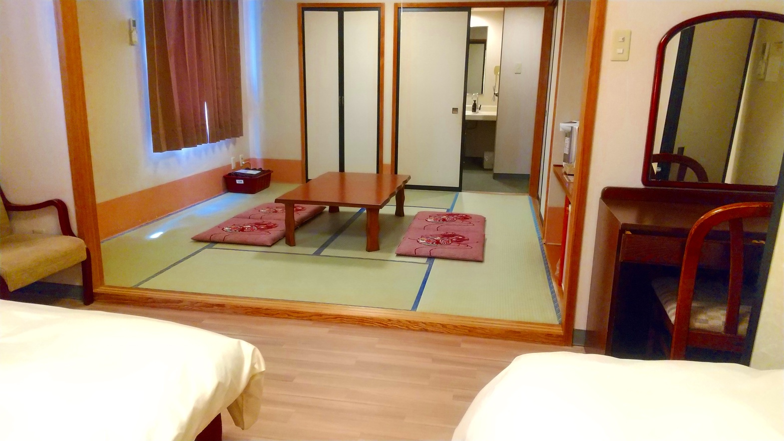 和洋室（和室6畳+洋室6㎡）2～4名