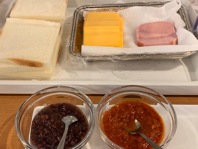 【朝食】チーズ・ハムなどお好みの具材で作れるクロックムッシュサンド♪