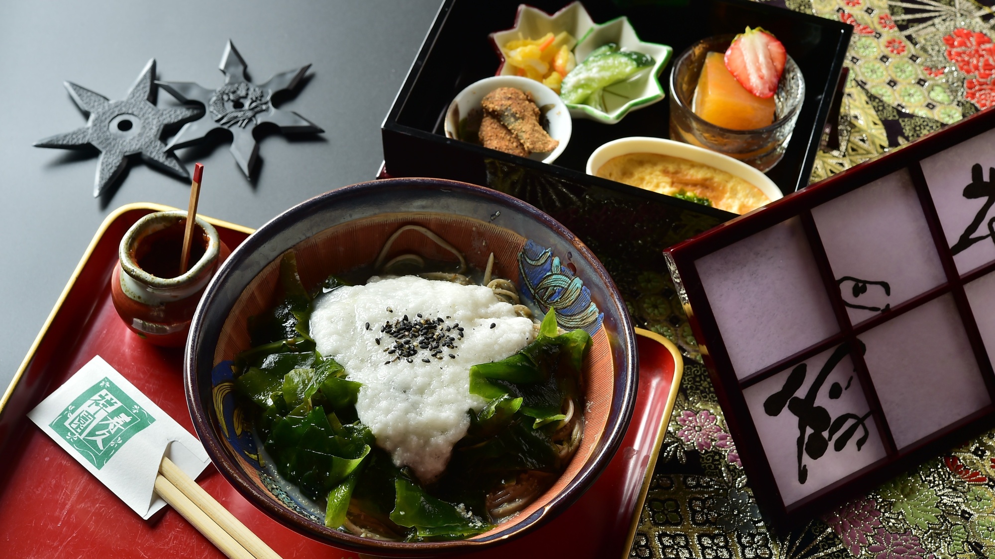 真田茶屋つむぎ（別料金メニュー）忍びそば御膳の一例　※写真はイメージ