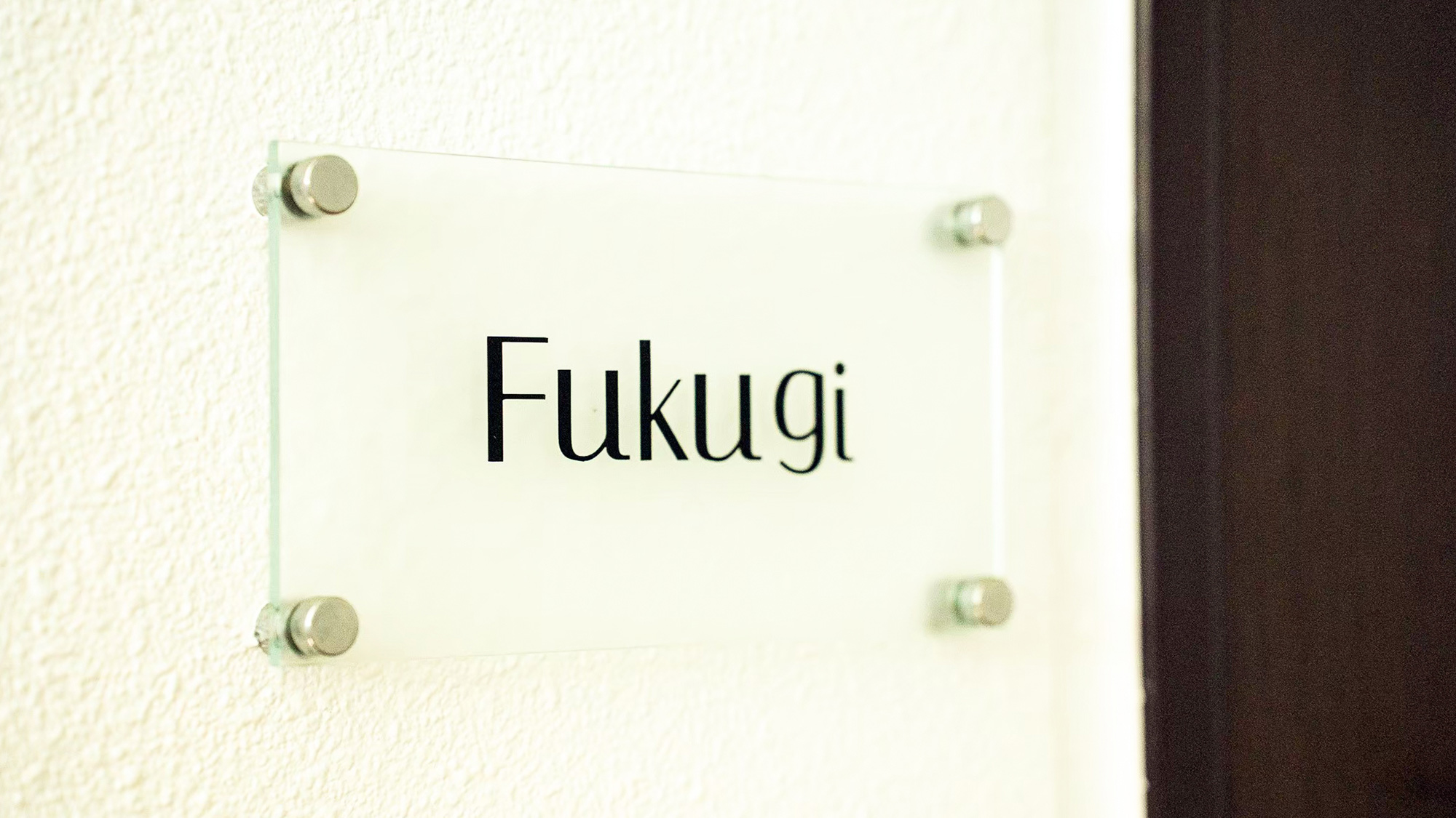 ・【デラックスツインルーム】セミダブルベッド2台、エクストラベッド2台設置で最大4名様までご宿泊可能