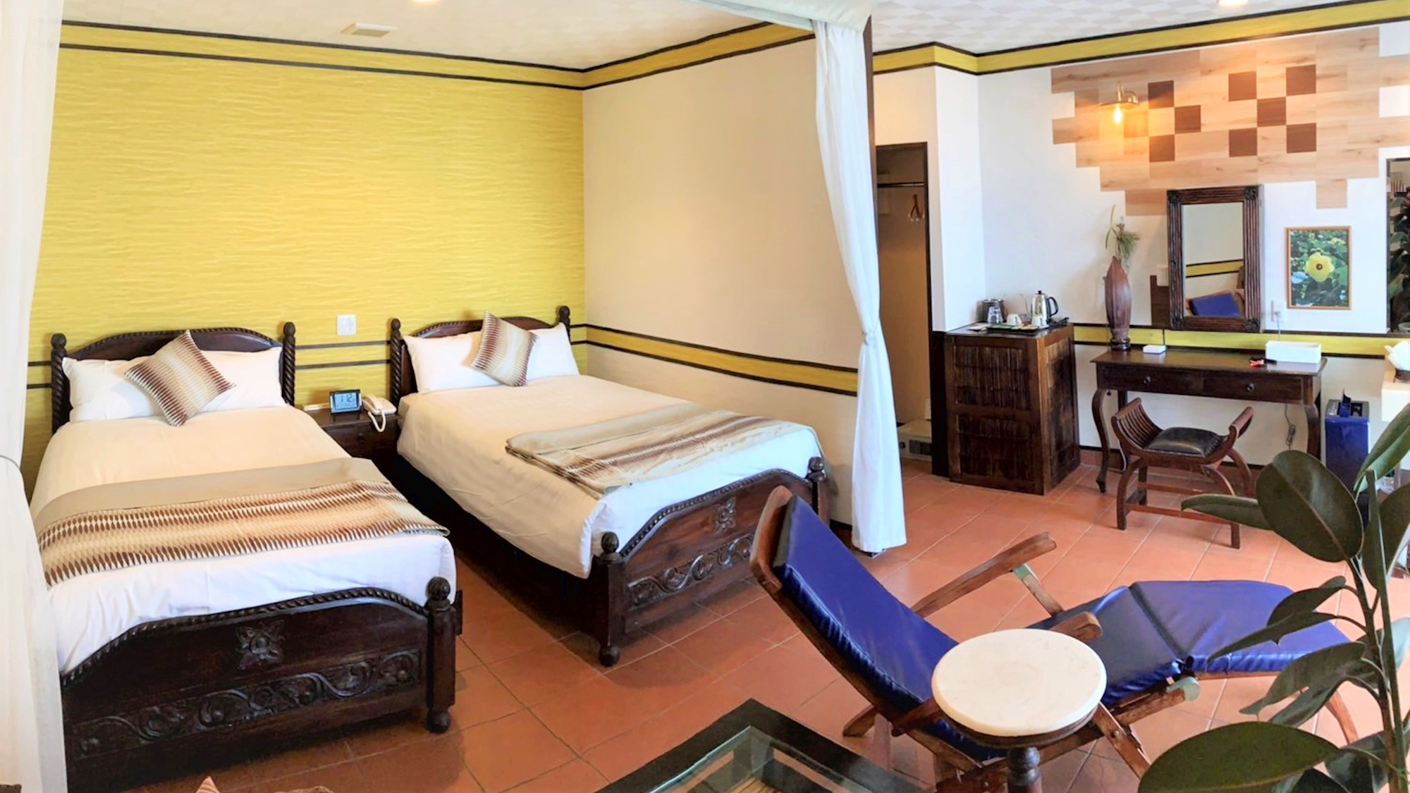 ・＜スーペリアツイン　Yuuna＞セミダブルベッド2台。3名様の場合はエキストラベッドをご用意します