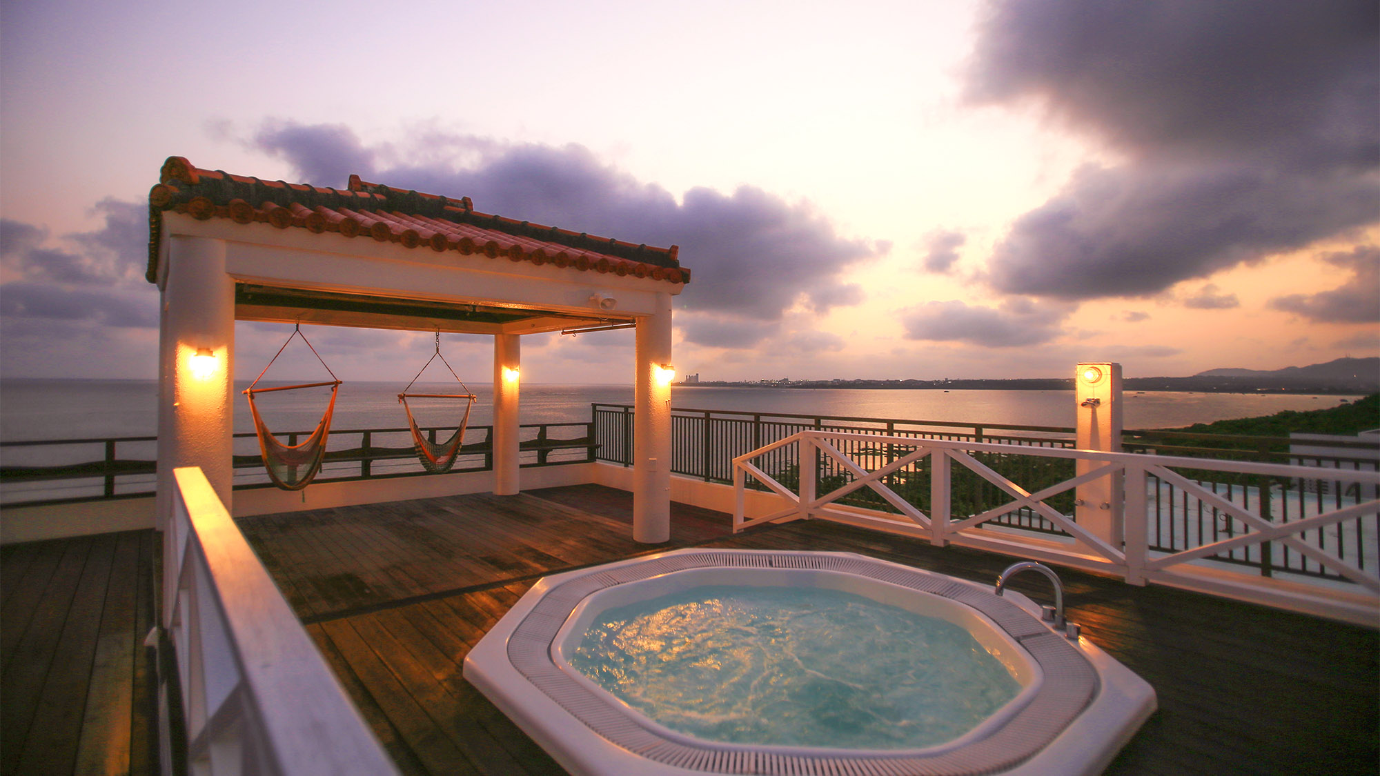 ・マジックアワーの後には満天の星空を眺めることができます