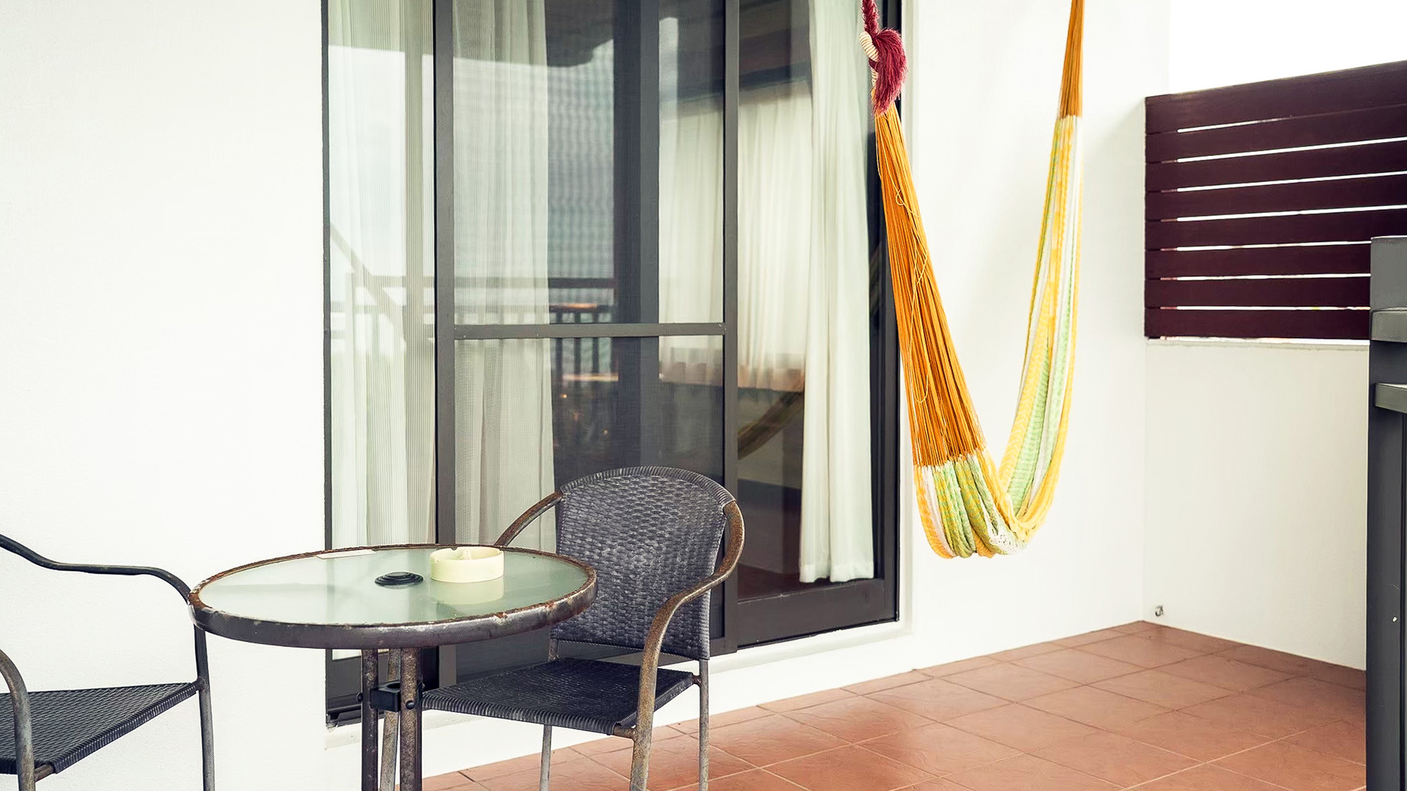 ・【デラックスツインルーム】バルコニーのハンモックに揺られながら、ヒーリングタイムをご堪能ください