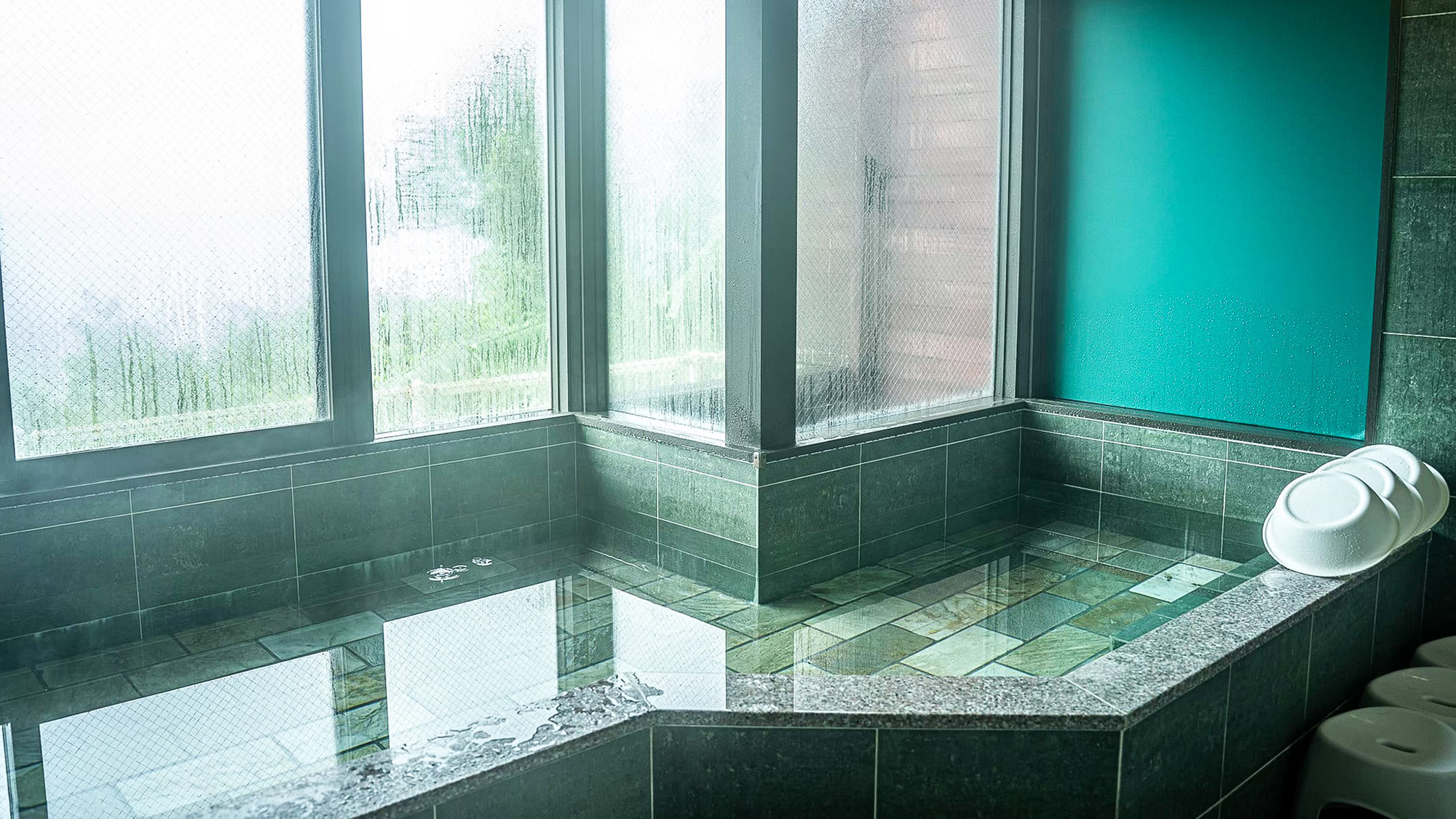 ・【大浴場】90分貸切制。フロントにてご希望の時間をお申しつけください（別途現地有料）