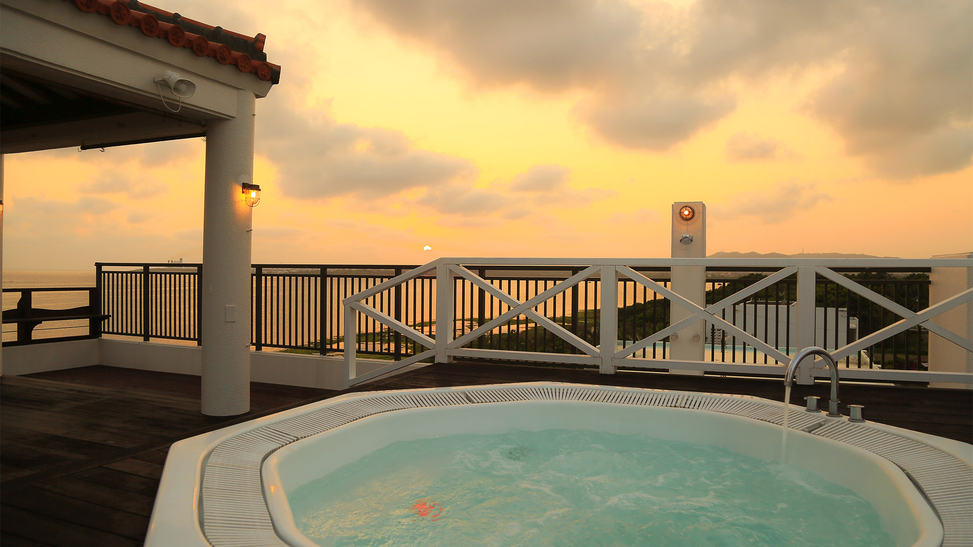 ・Horizon Jacuzziはお部屋ごとの貸切！家族や仲間との特別な時間をお過ごしください