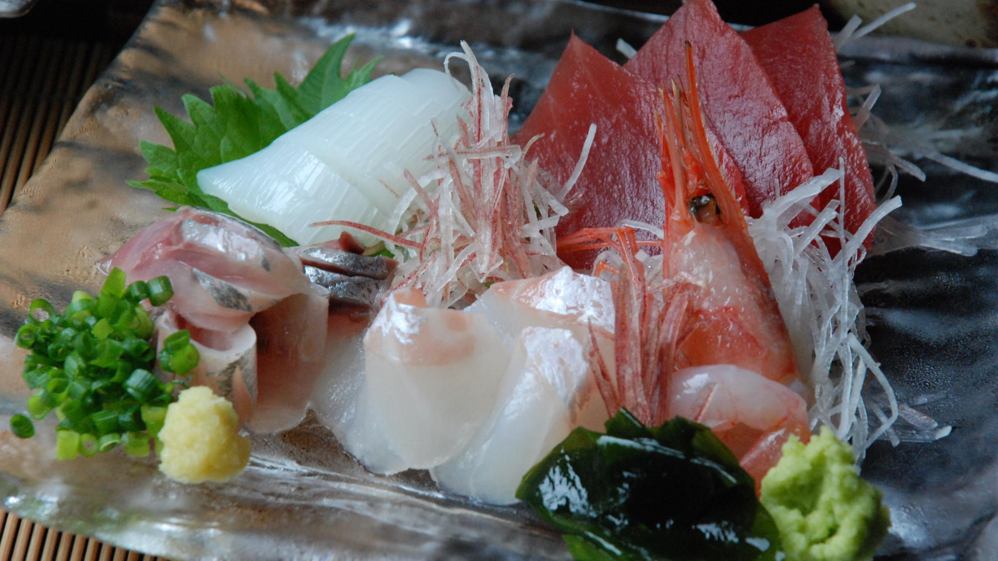 【お食事一例】山の幸、海の幸に恵まれた静岡の農産物をふんだんに盛り込んだ創作料理。