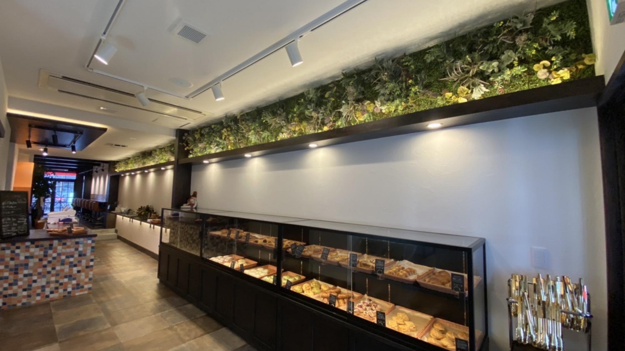 【洋朝食プラン】パンサンジュ人宿町店　素材にこだわり、種類豊富なパンをお客様にお届けしております。