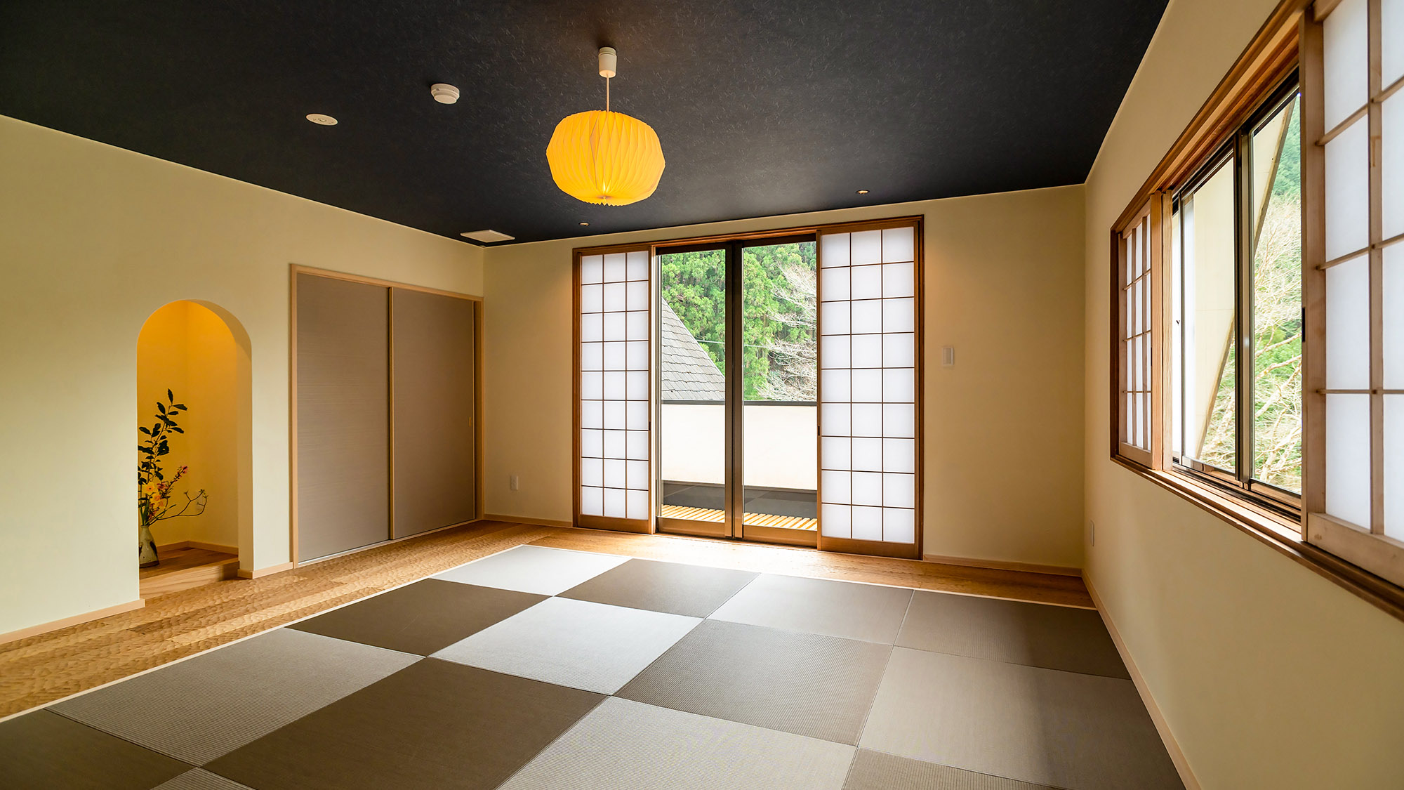 【Hoshiyama】畳の間でのんびりと寝転がり、足をのばしてゆっくりとお寛ぎください。