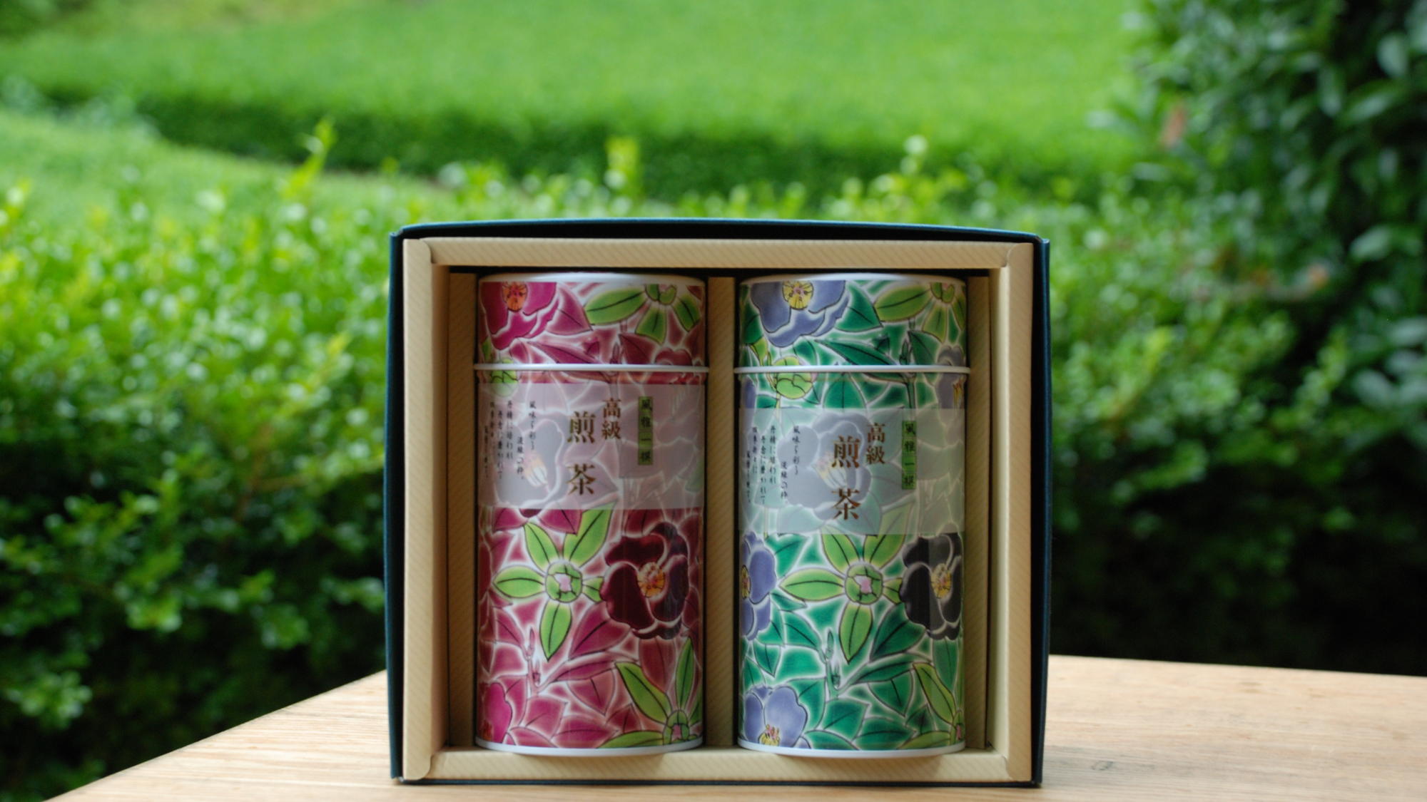 【自家製のお茶】急須でじっくり淹れ、香りと味をゆっくりと楽しんでいただければ嬉しいです。