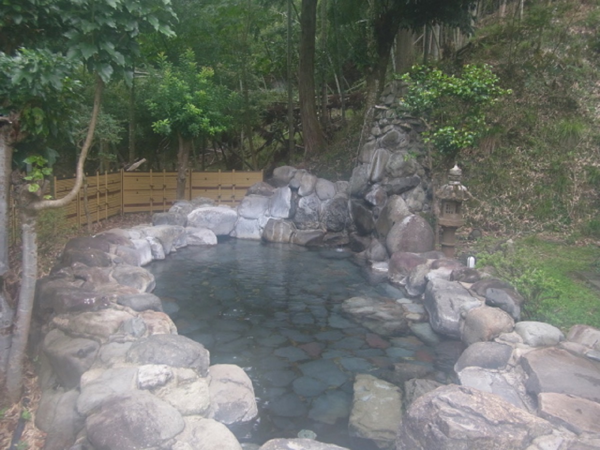 天神の湯　露天風呂　その②