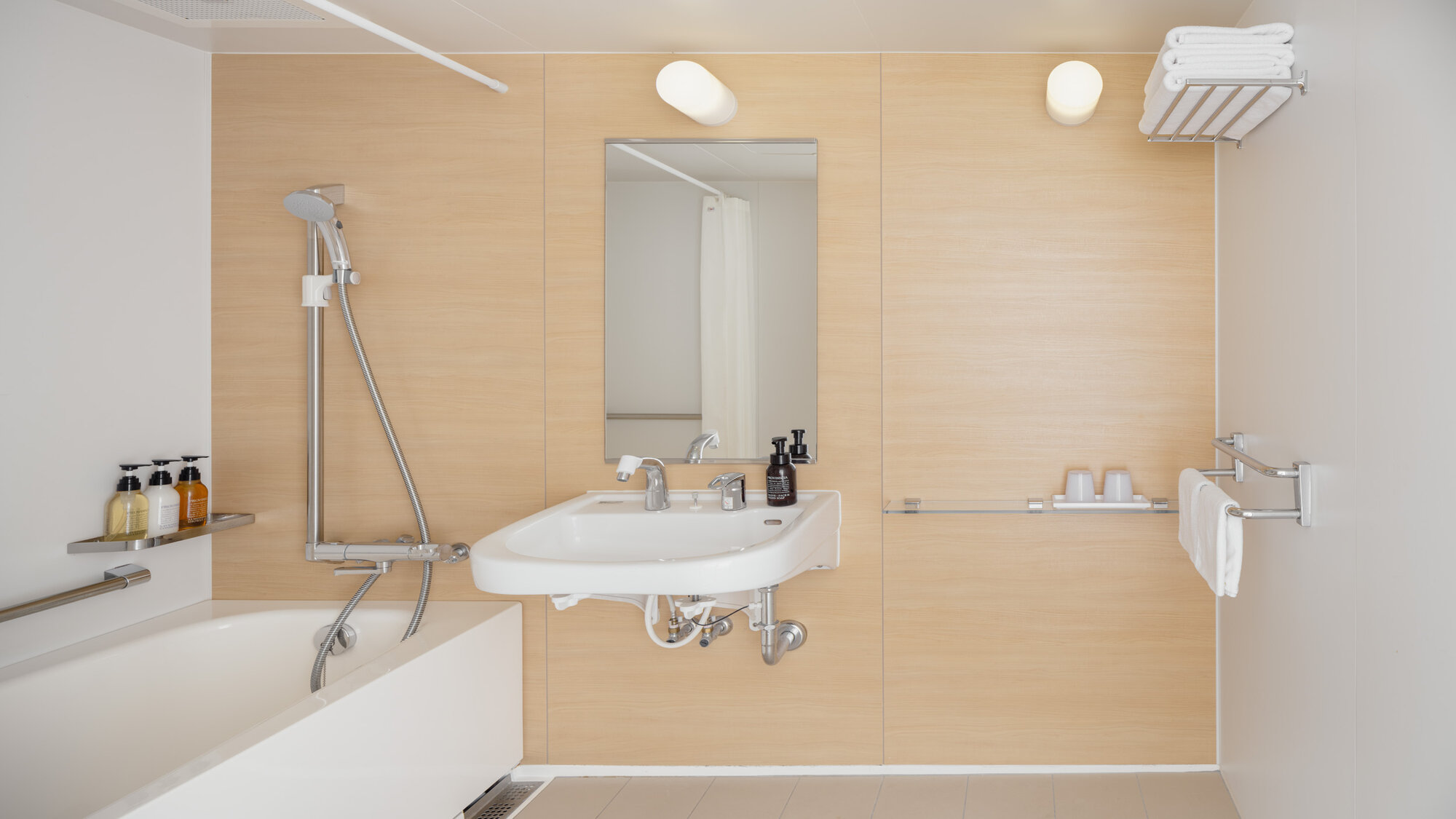 【禁煙】ユニバーサル（24平米/定員3名）バスルームはトイレと別のセパレートタイプ