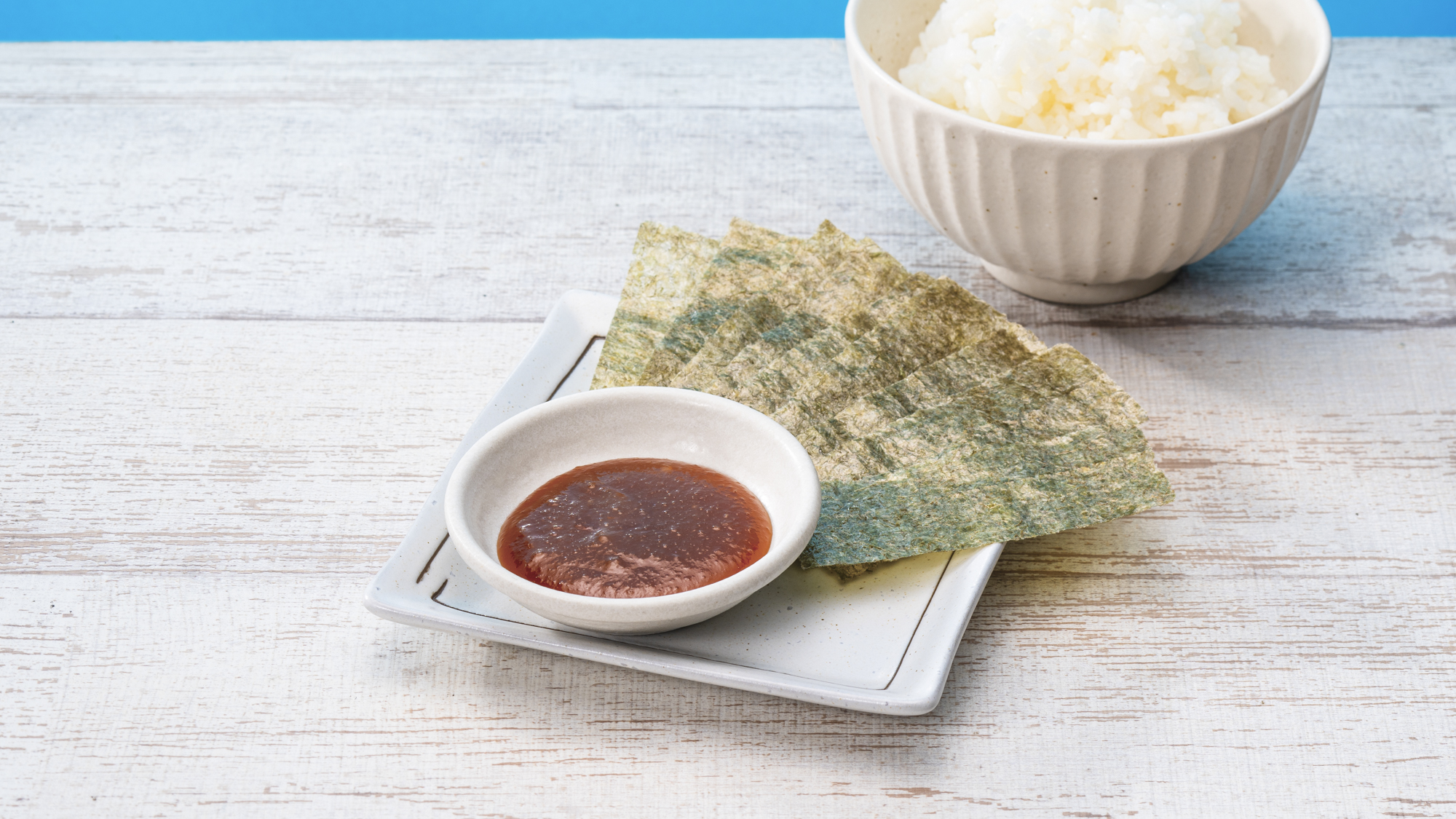 香ばしい焼き海苔に甘辛い油味噌を添えた、ごはんが進む沖縄の定番の味