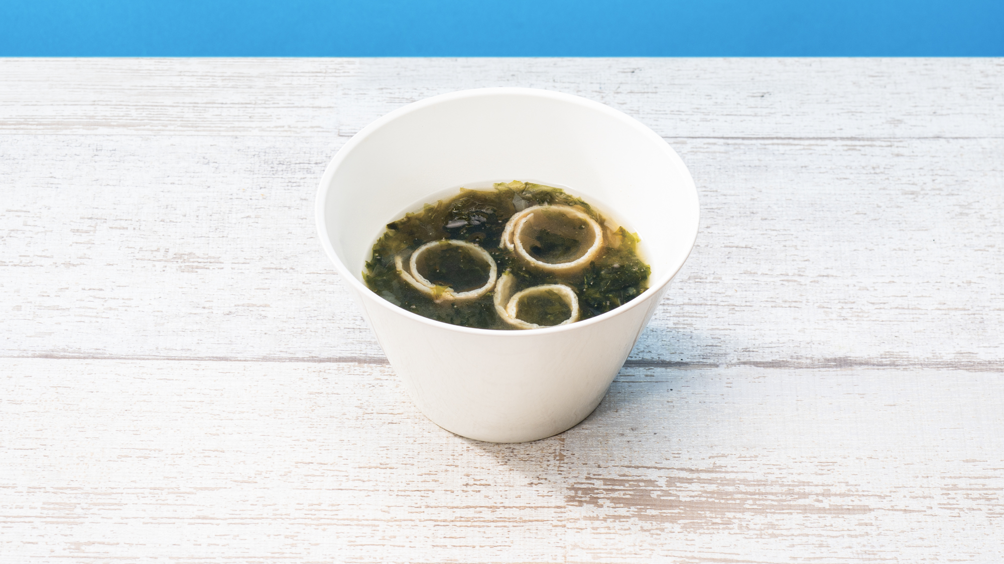 だしの香りが広がる、心も体も温まる朝にぴったりの味噌汁