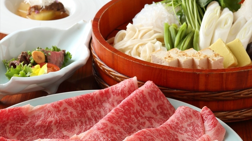 お肉専門店「スギモト」松阪牛すき焼きの夕食一例