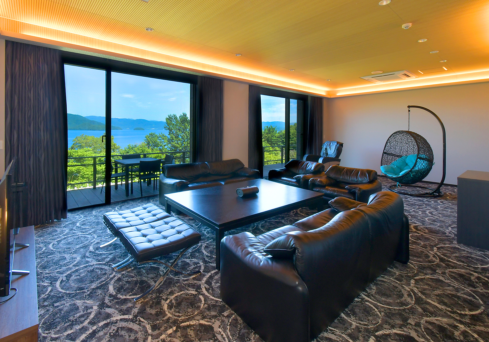 約68畳 石造りの展望風呂とバリアフリー対応の広いお部屋で車いすでも快適な宿泊を【4名定員】