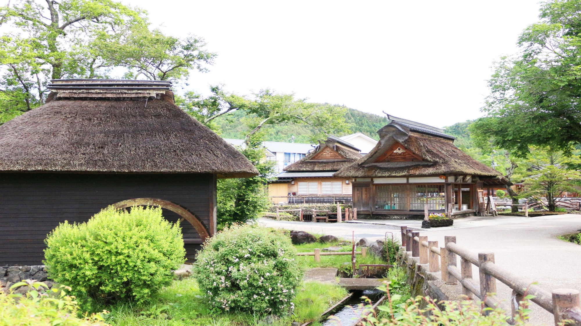 【当館から車で20分】忍野八海