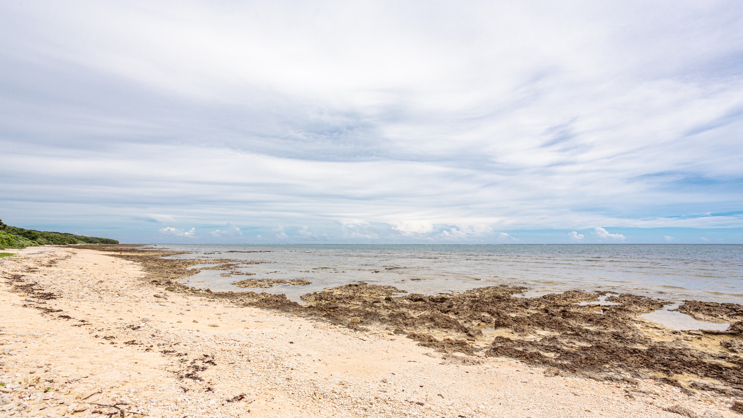 白保海岸＜3.0km 車で約7分　1.86mi 7 min by car＞