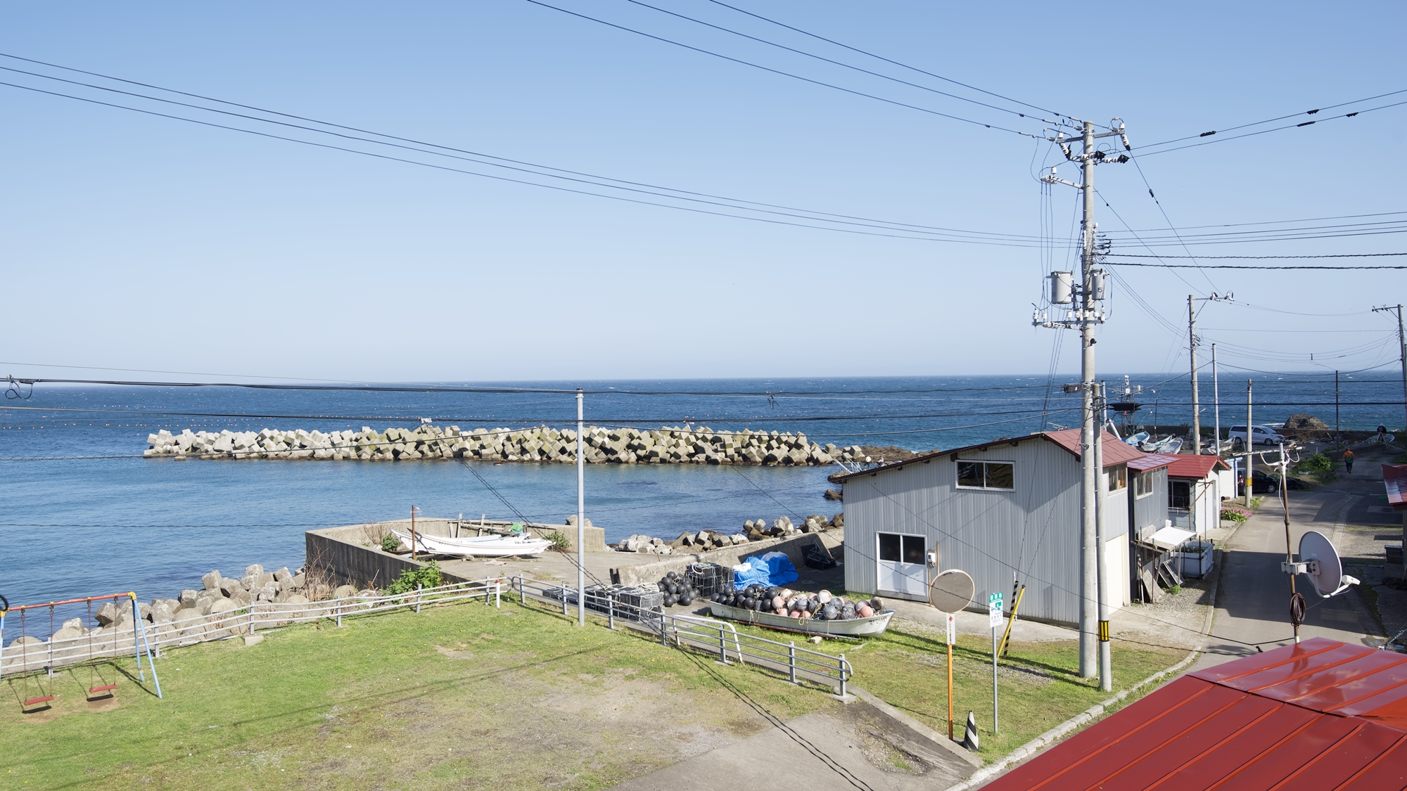 *【海側眺望】和室12畳＜禁煙＞お部屋の窓からは目の前に広がる日本海を一望できます。