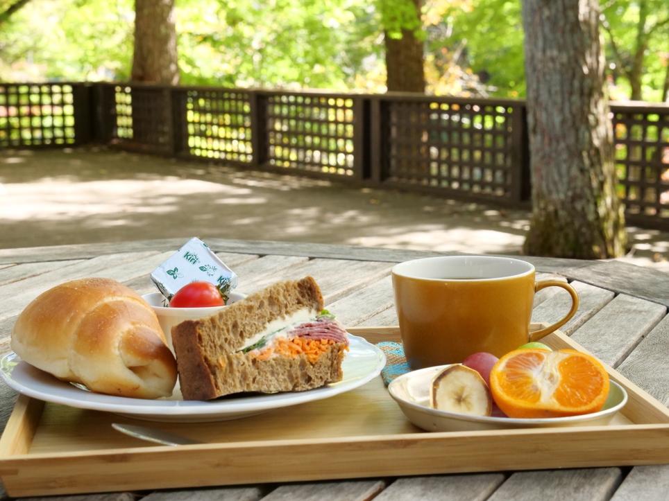 ◆朝食付き◆コーヒーの香りが漂う宿の自家焙煎珈琲に合う朝食とドリンク付きプラン