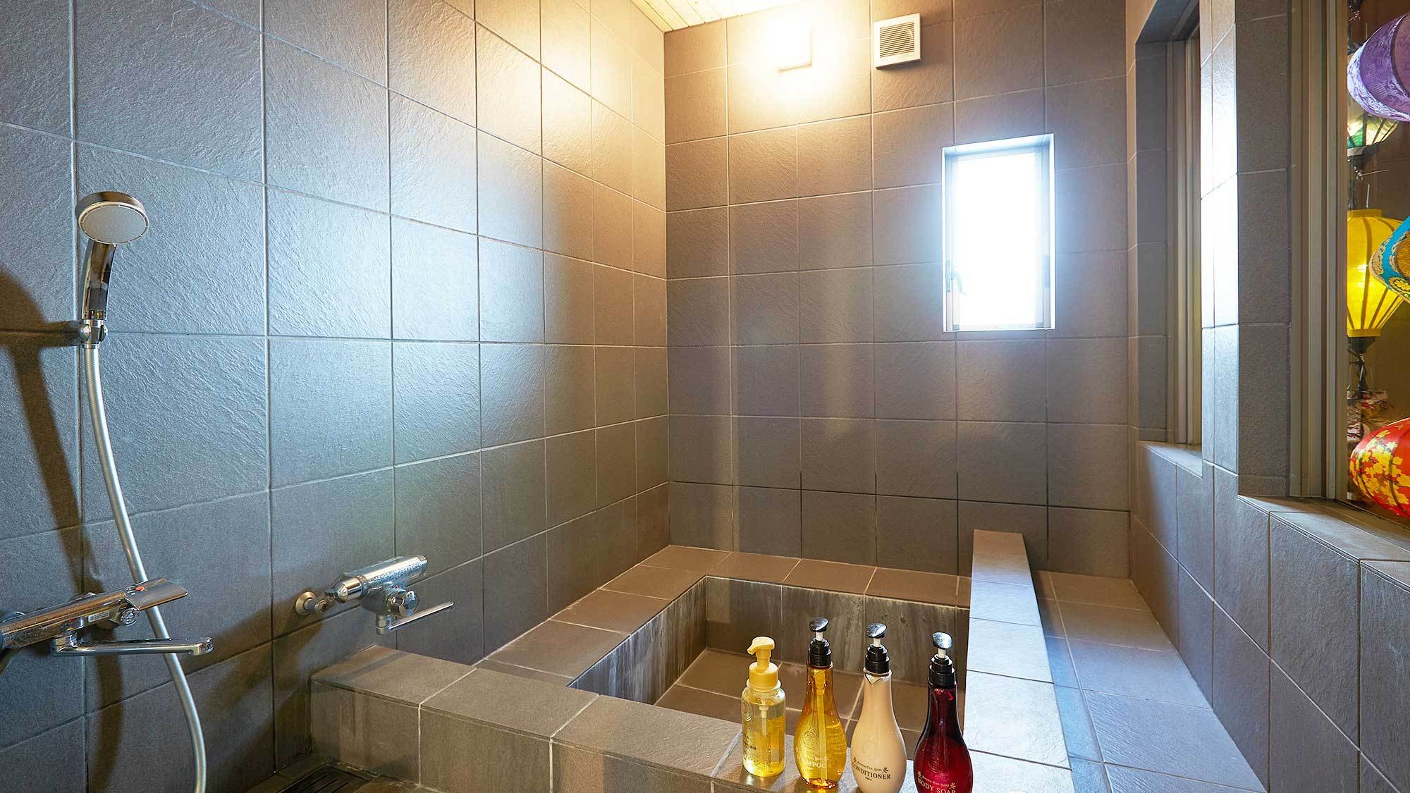 【スタンダード】備瀬フクギ並木の中にある隠れ家ヴィラ。一本抜けると海が広がる特別な宿＜朝食付＞