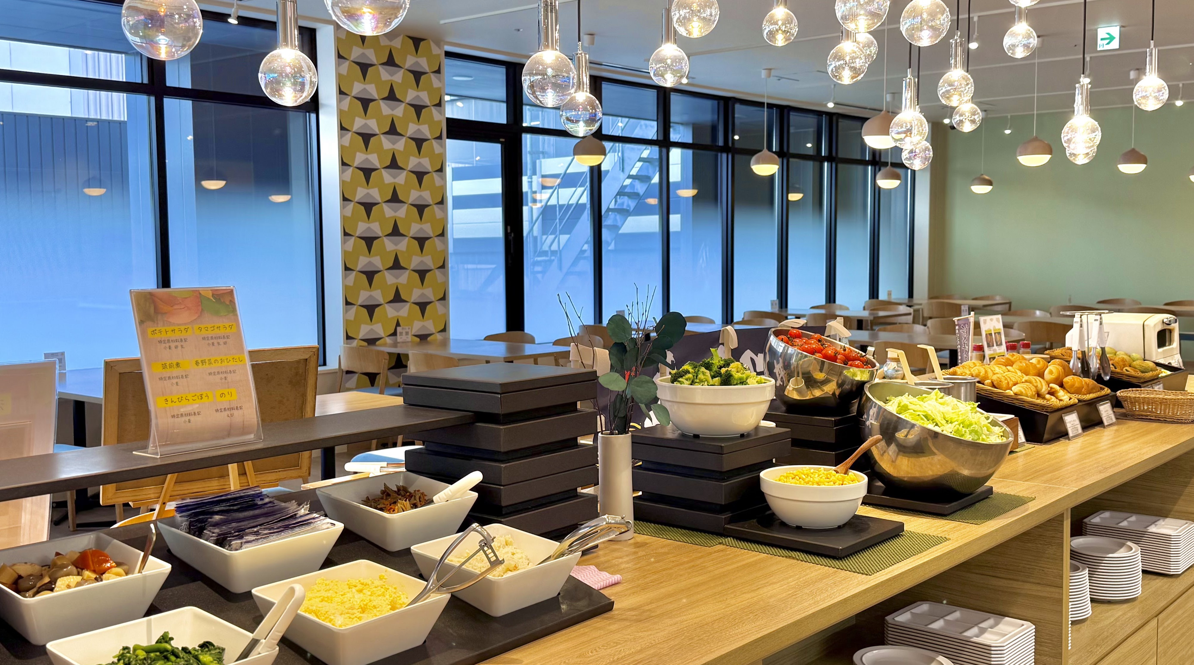 ビュッフェ形式の朝食