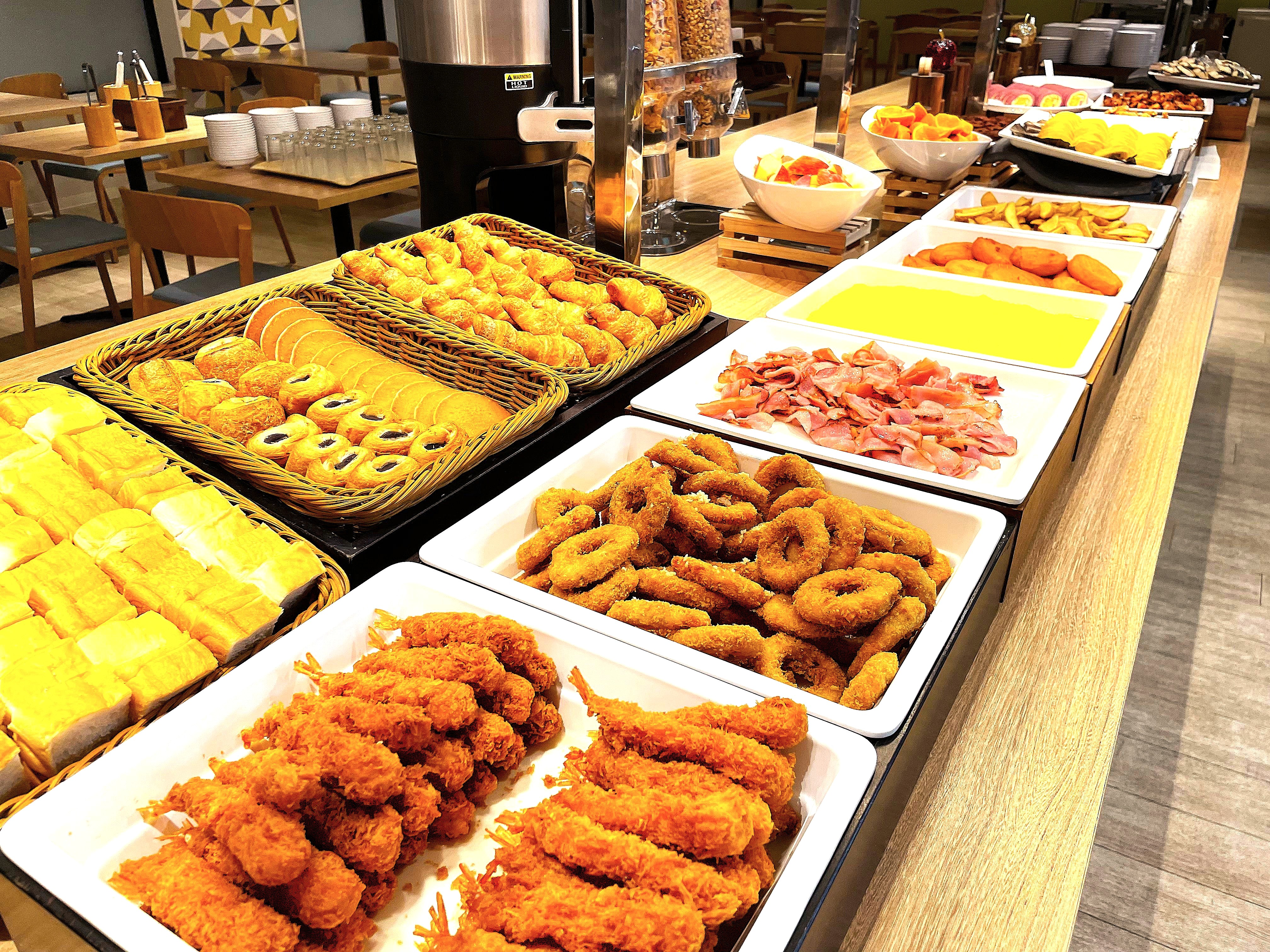 朝食ビュッフェ