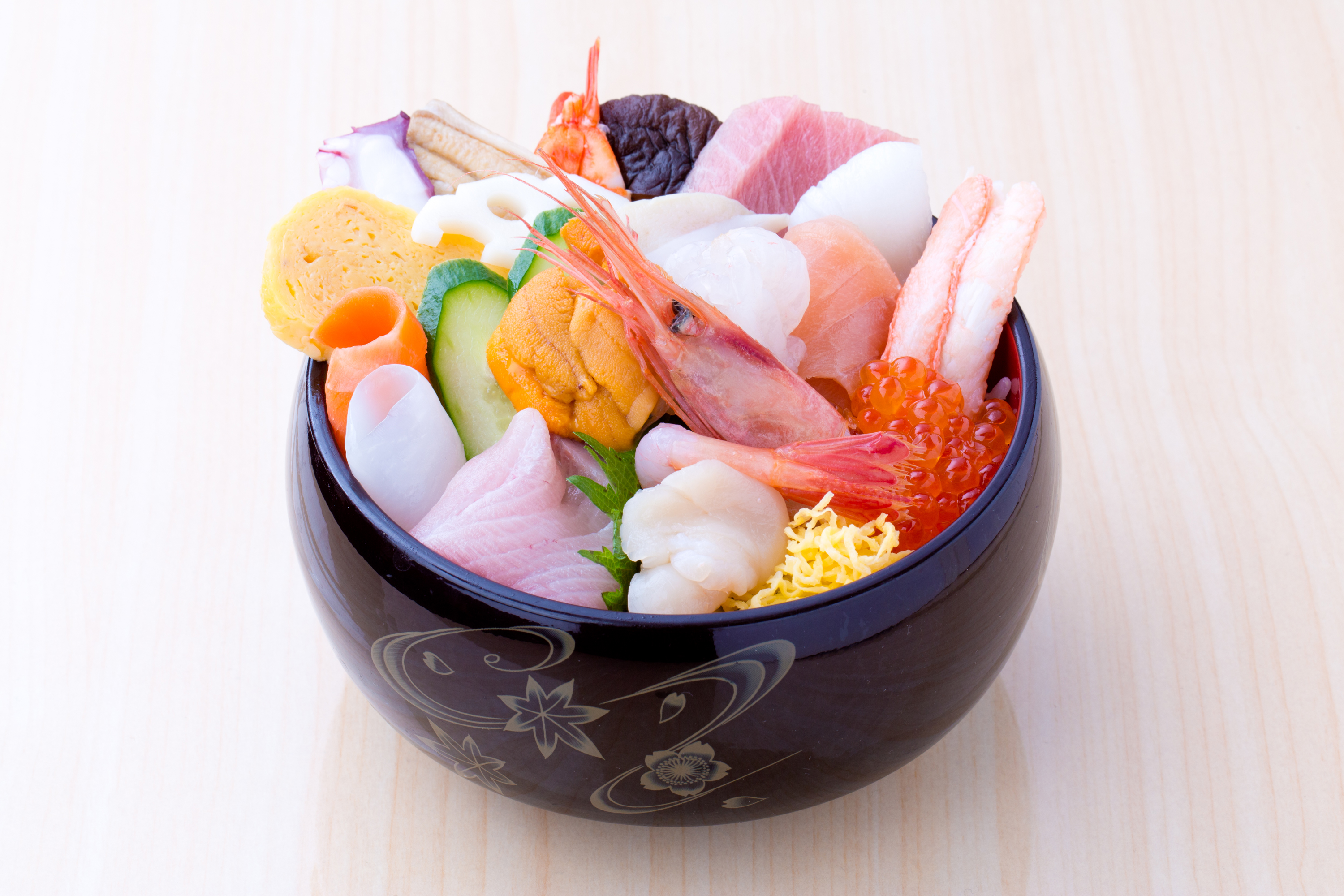 【金沢グルメ海鮮丼】近江町市場や金沢駅等、市内各所で召し上がれます♪©金沢市